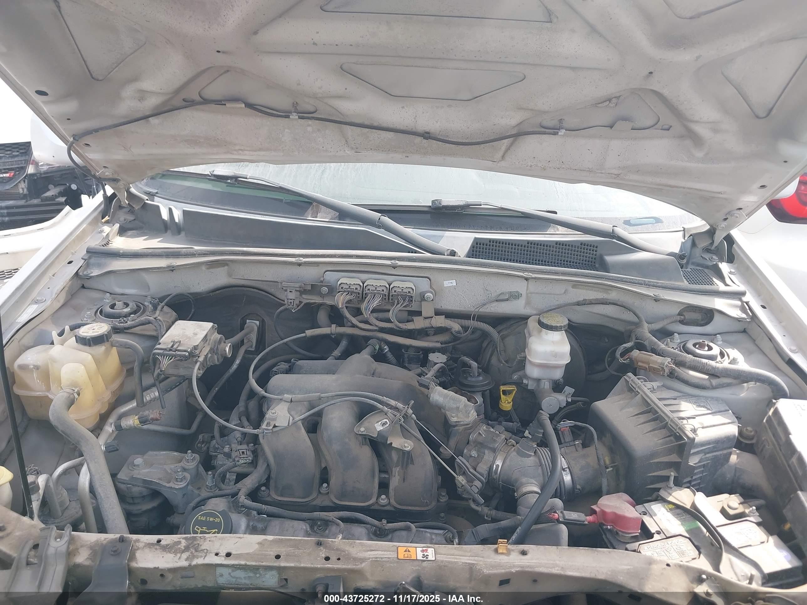 2008 Mercury Mariner Premier Серебряный vin: 4M2CU87128KJ22237
