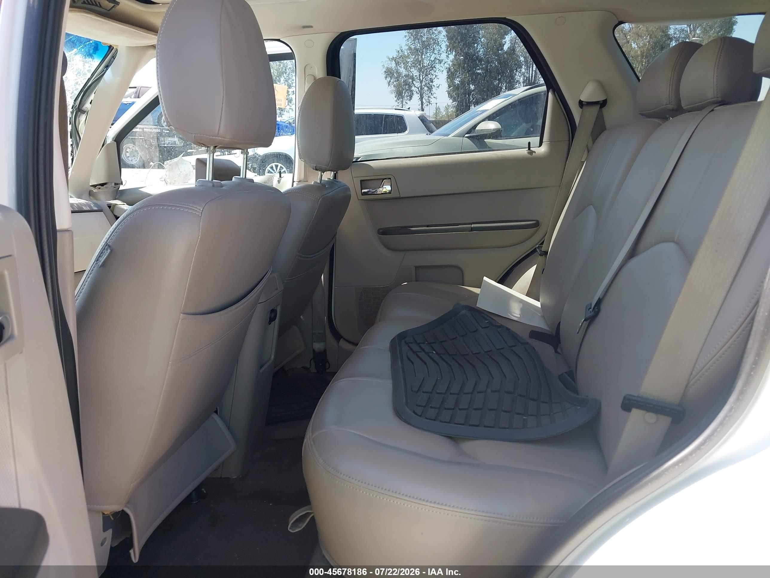 2008 Mercury Mariner Premier White vin: 4M2CU87138KJ12414