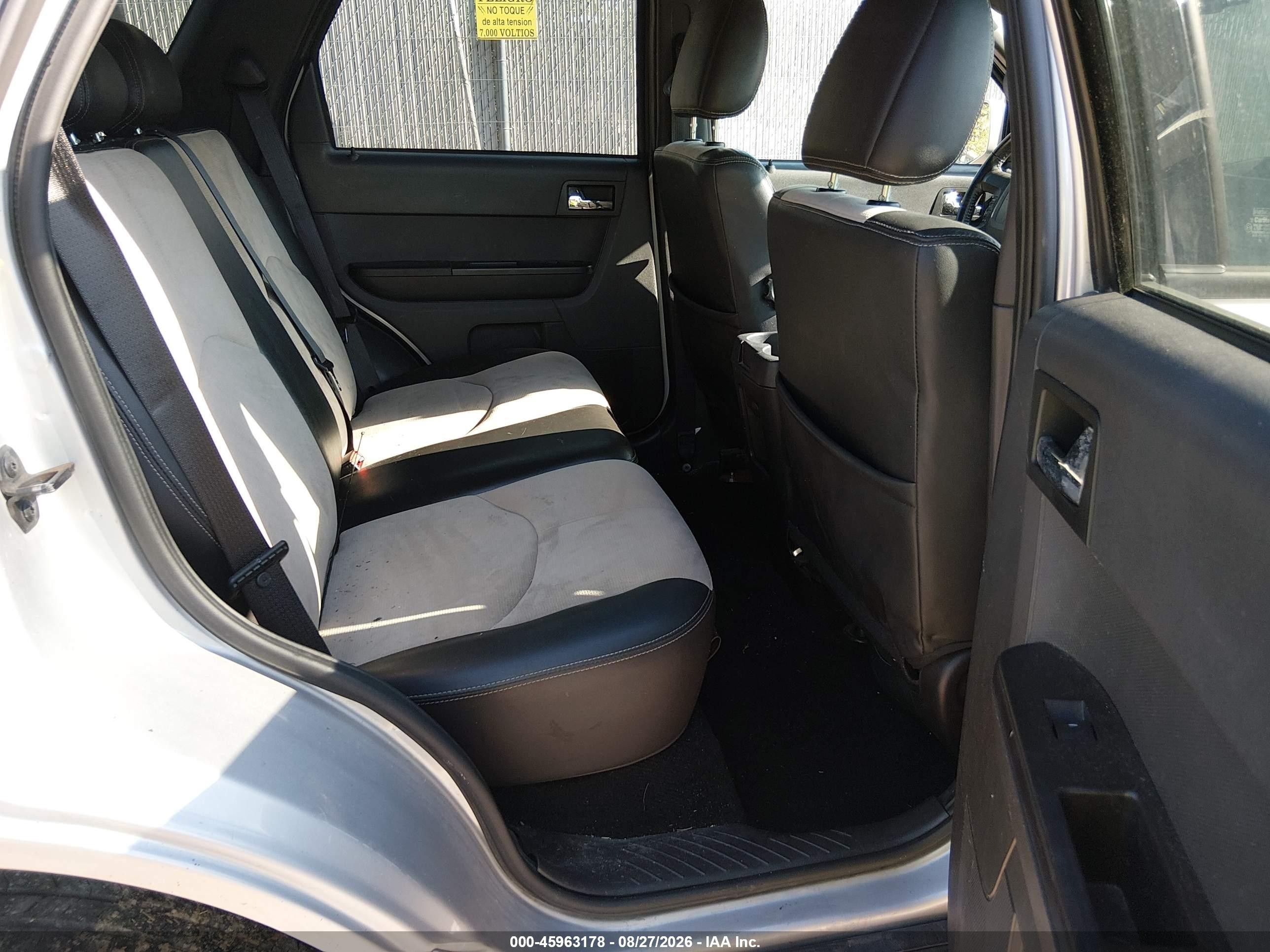 2008 Mercury Mariner Premier Silver vin: 4M2CU87158KJ52784