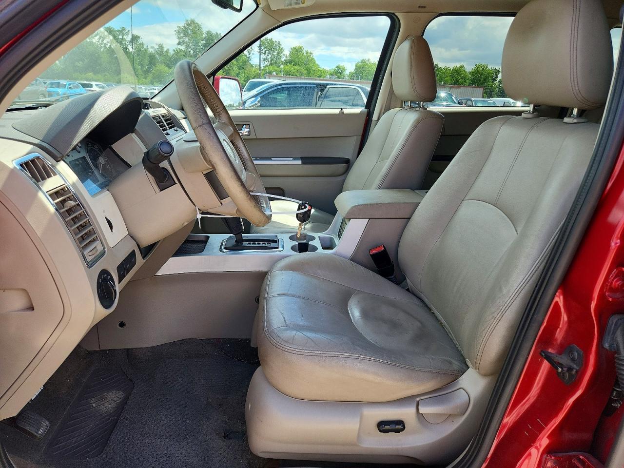 2008 Mercury Mariner Premier Maroon vin: 4M2CU87178KJ27868