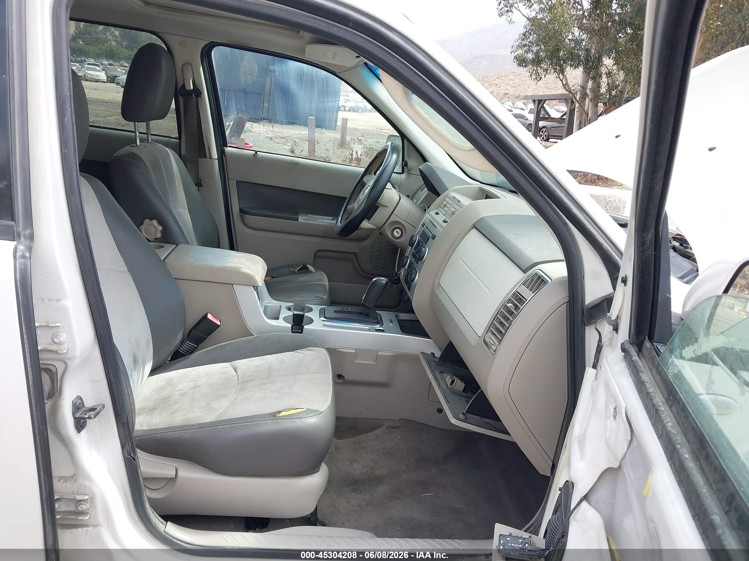 2009 Mercury Mariner Premier V6 White vin: 4M2CU87G69KJ04071