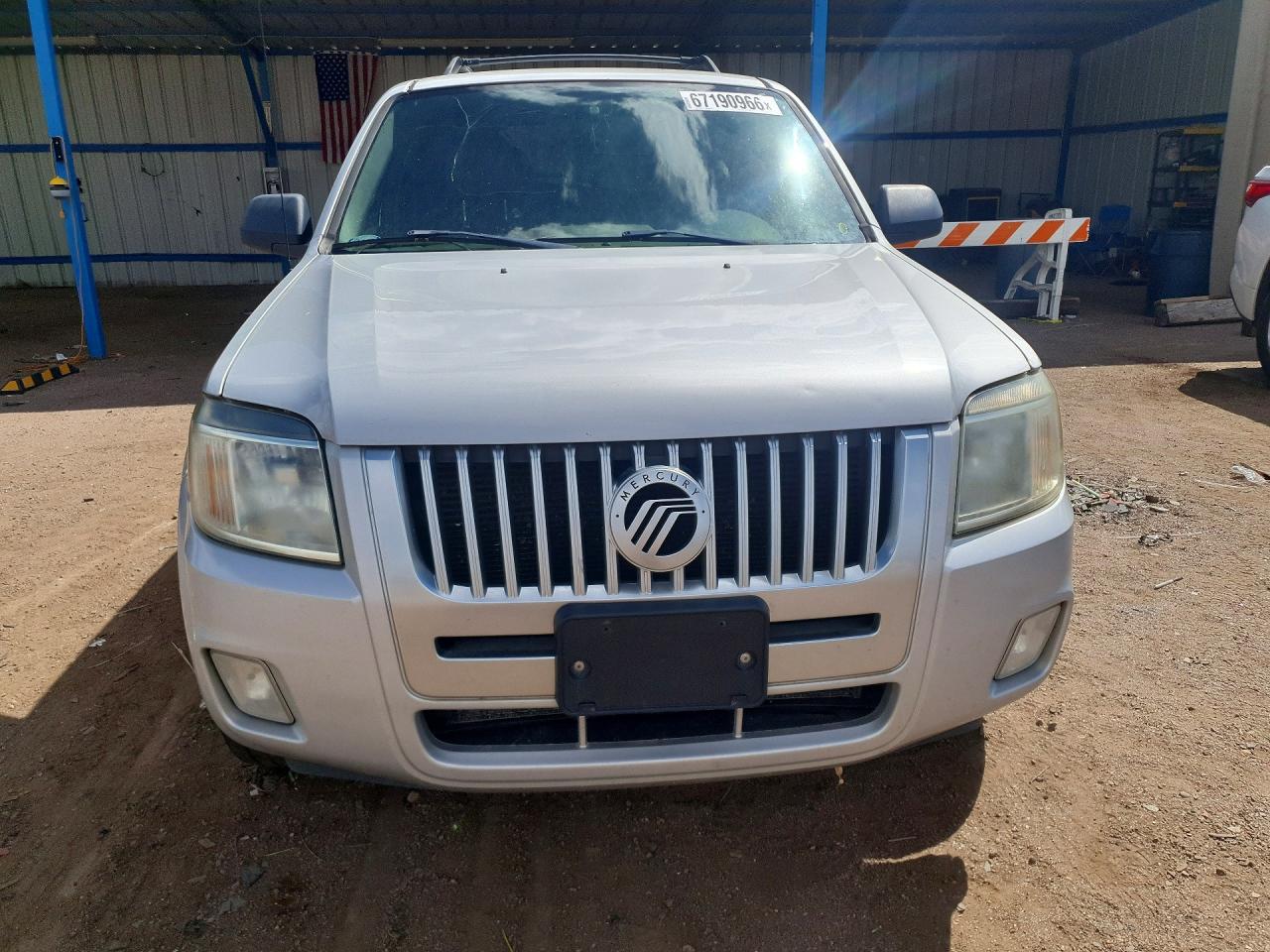 2008 Mercury Mariner Silver vin: 4M2CU91118KJ53512