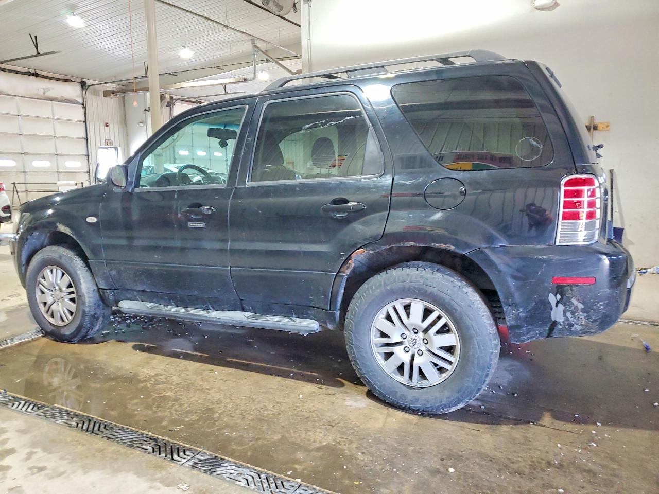 2007 Mercury Mariner Luxury Black vin: 4M2CU91137KJ13835