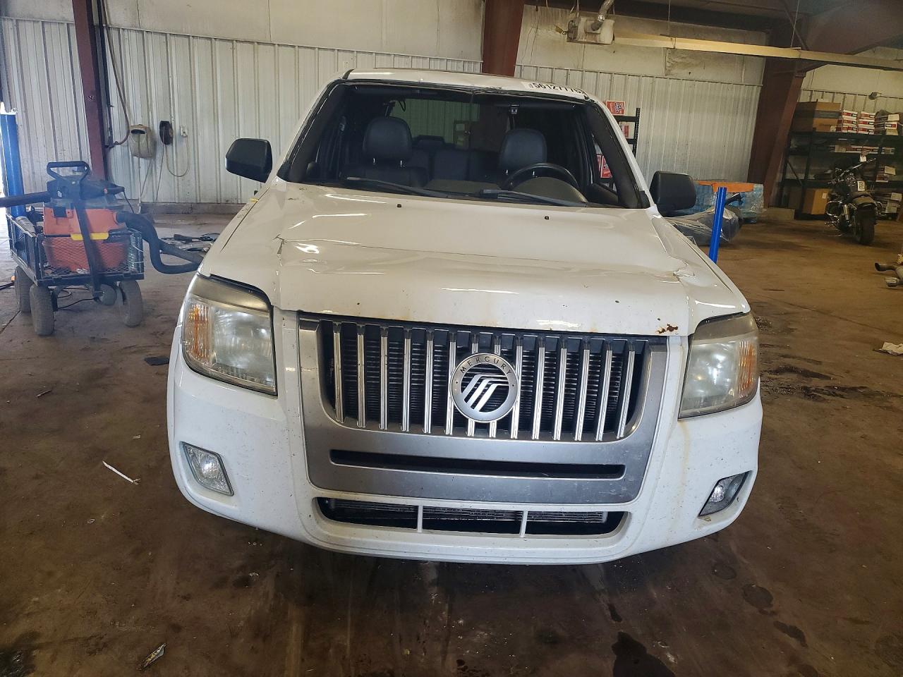 2008 Mercury Mariner White vin: 4M2CU91158KJ44702
