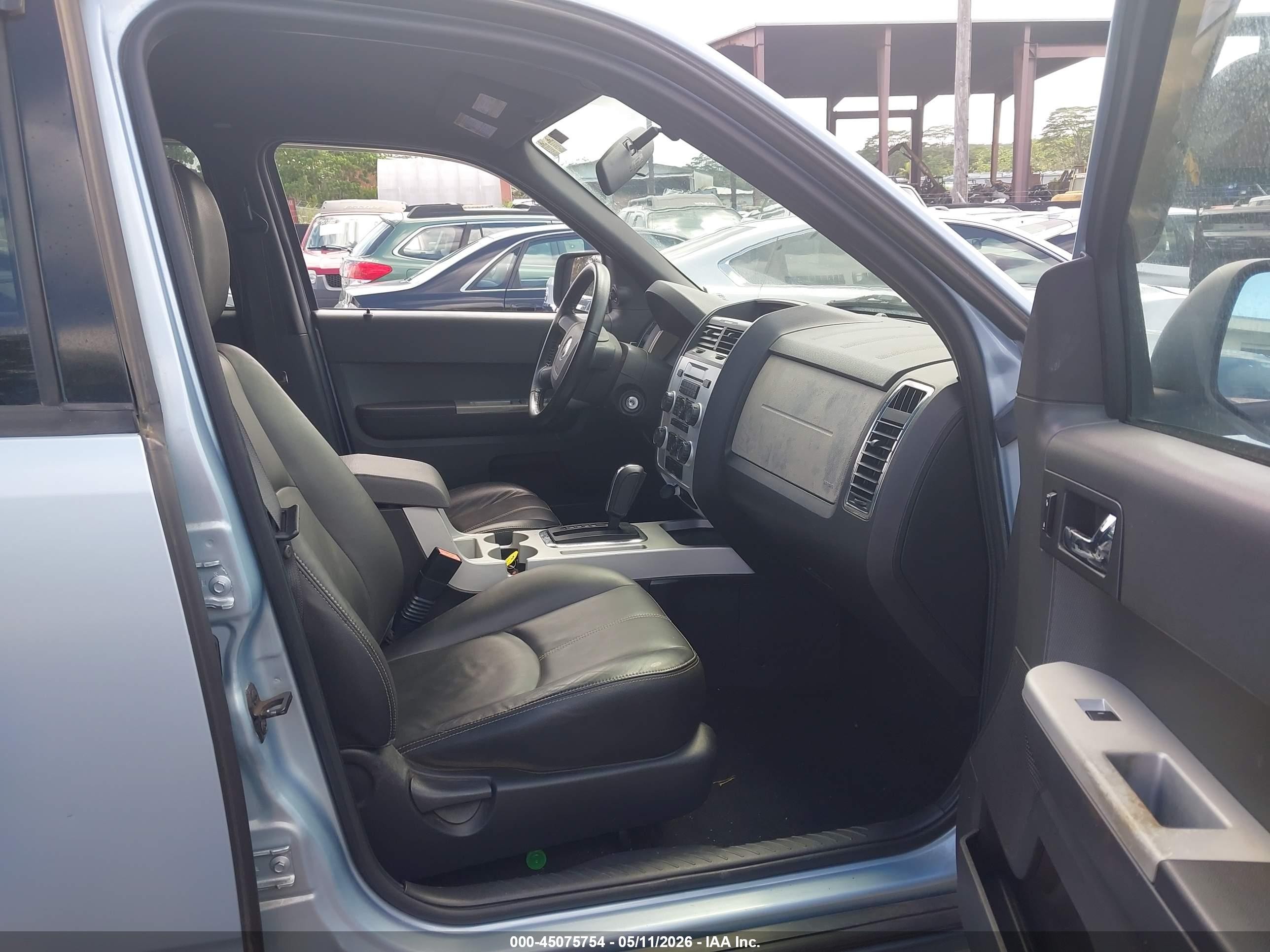 2008 Mercury Mariner V6 Light Blue vin: 4M2CU91198KJ09323