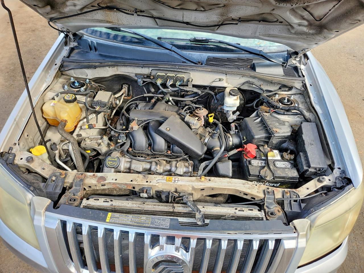 2008 Mercury Mariner Silver vin: 4M2CU911X8KJ09413
