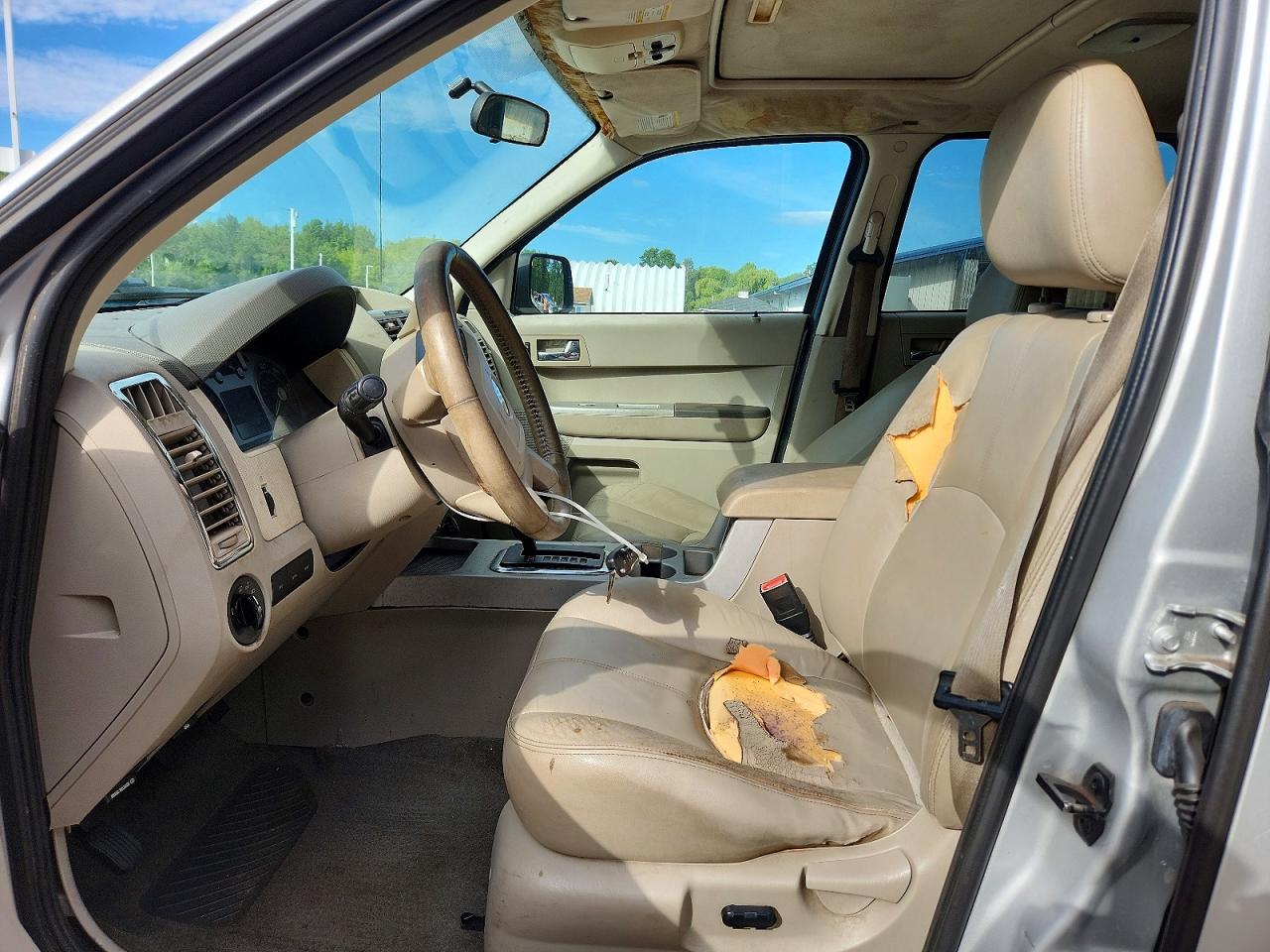 2008 Mercury Mariner Silver vin: 4M2CU911X8KJ09413