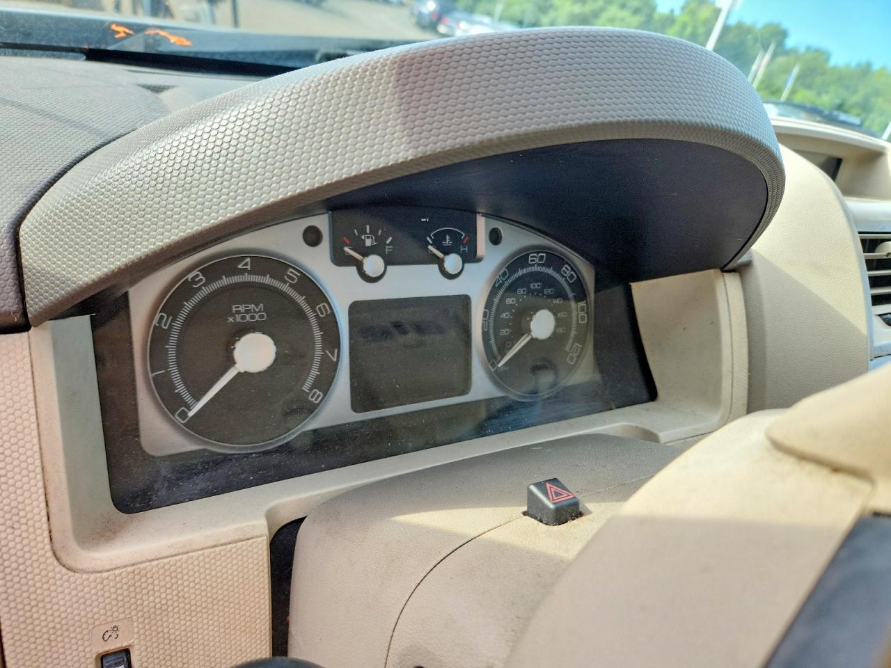 2008 Mercury Mariner Silver vin: 4M2CU911X8KJ09413