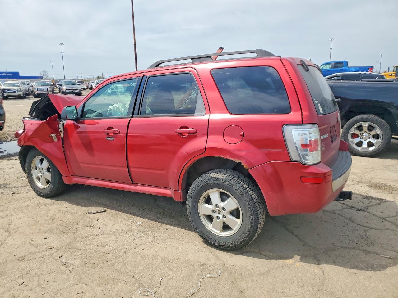 2009 Mercury Mariner Red vin: 4M2CU91G49KJ02477