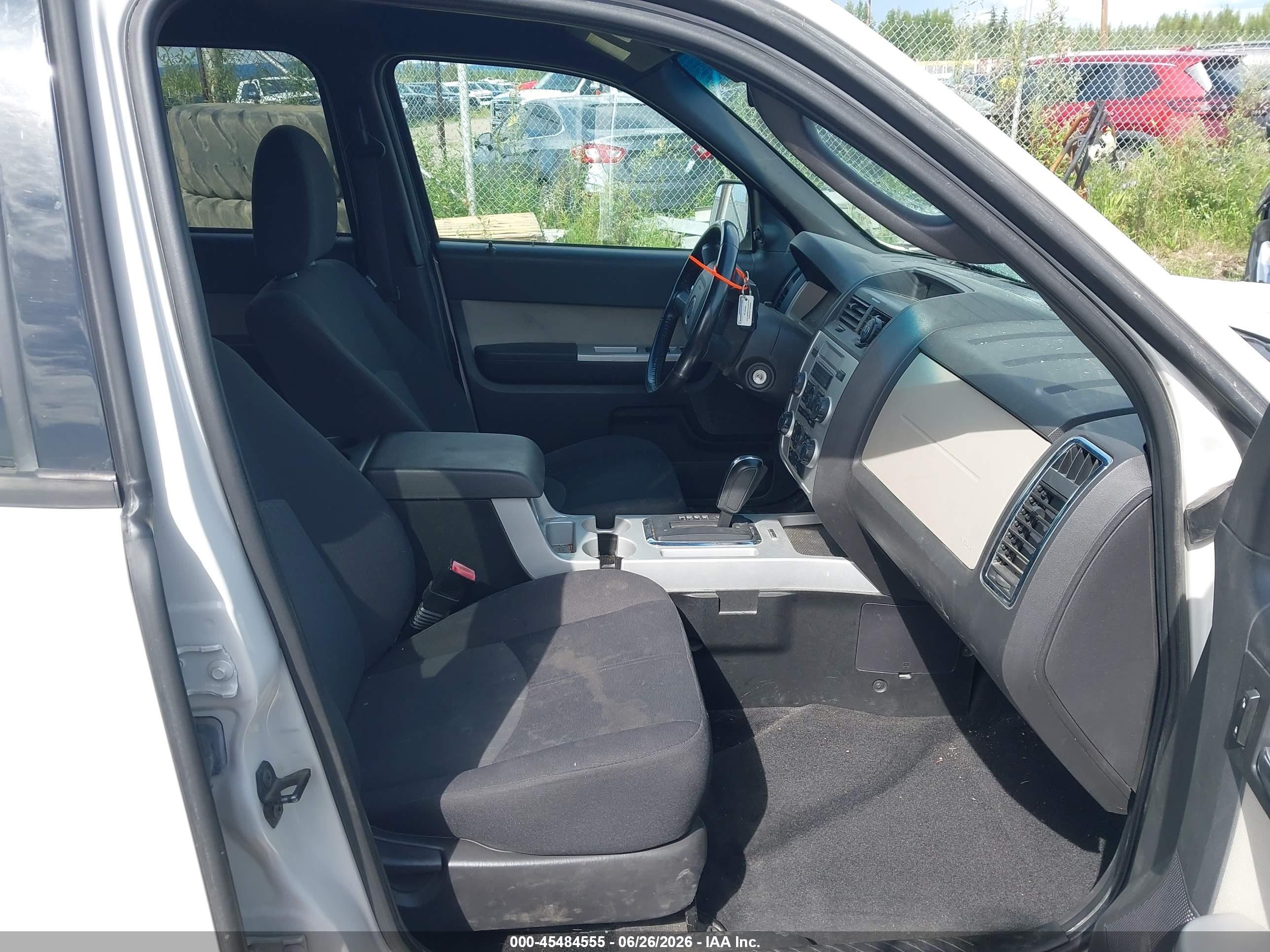 2009 Mercury Mariner V6 White vin: 4M2CU91G79KJ02229