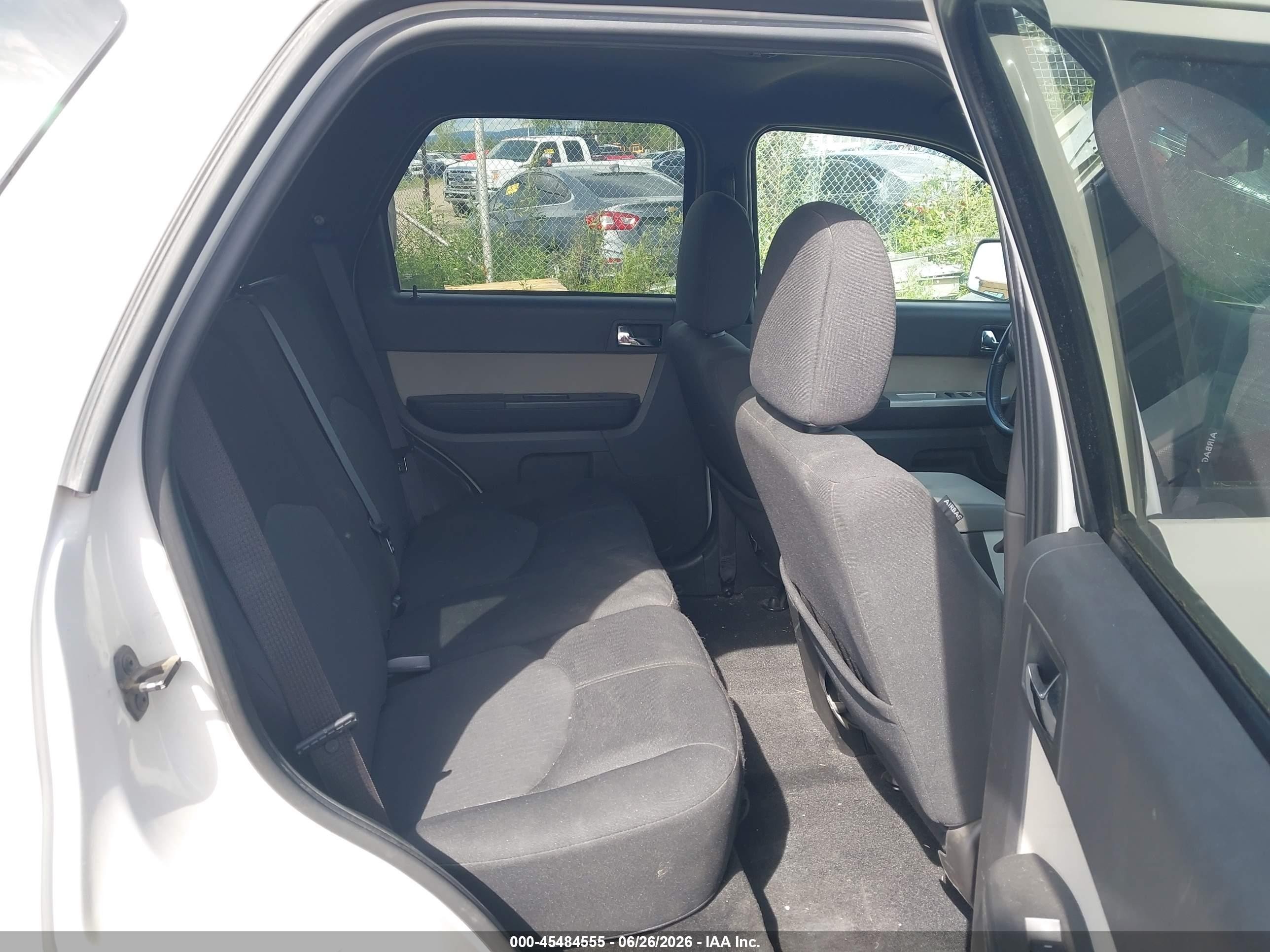 2009 Mercury Mariner V6 White vin: 4M2CU91G79KJ02229