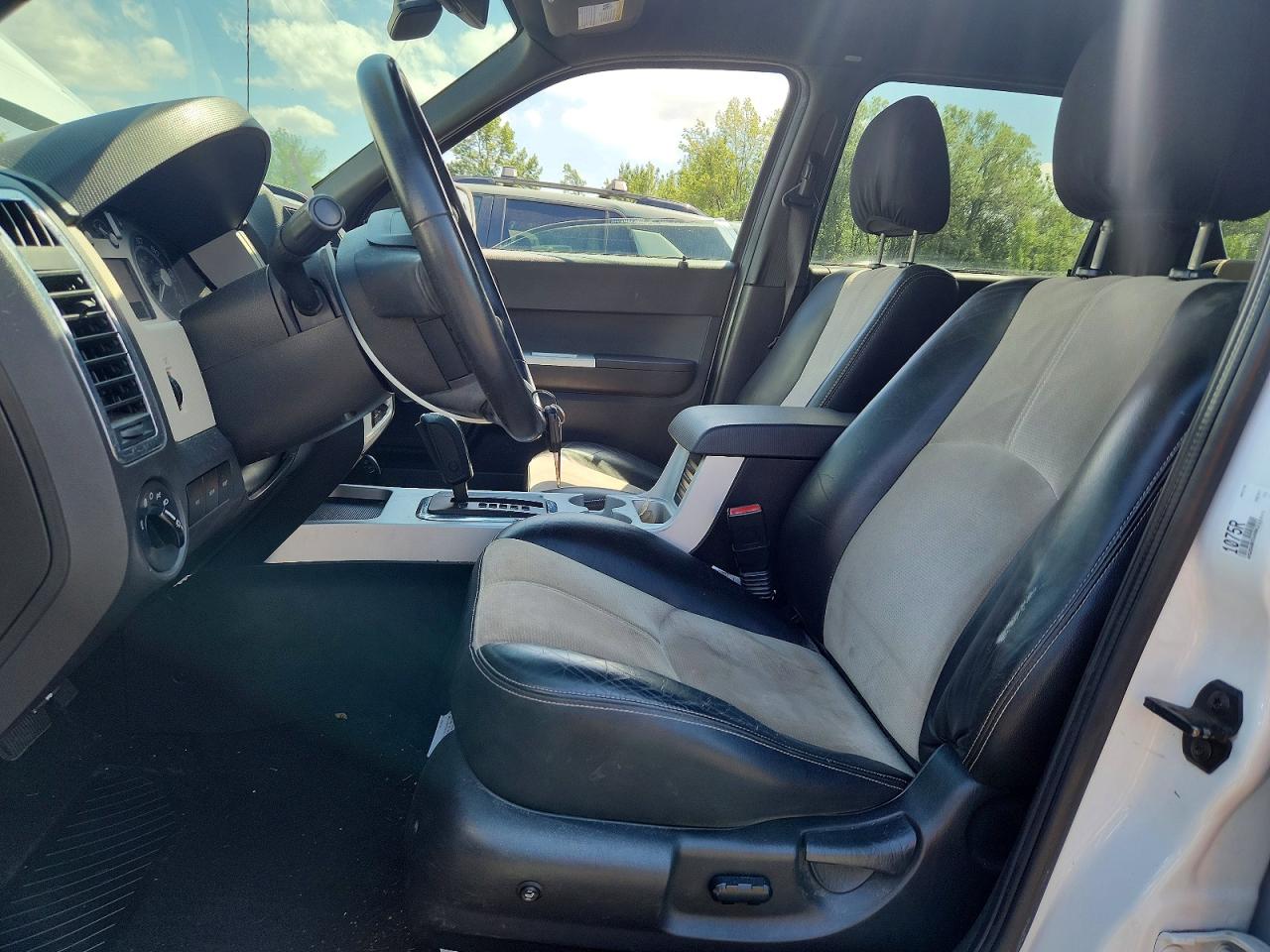 2008 Mercury Mariner Premier White vin: 4M2CU97108KJ11985