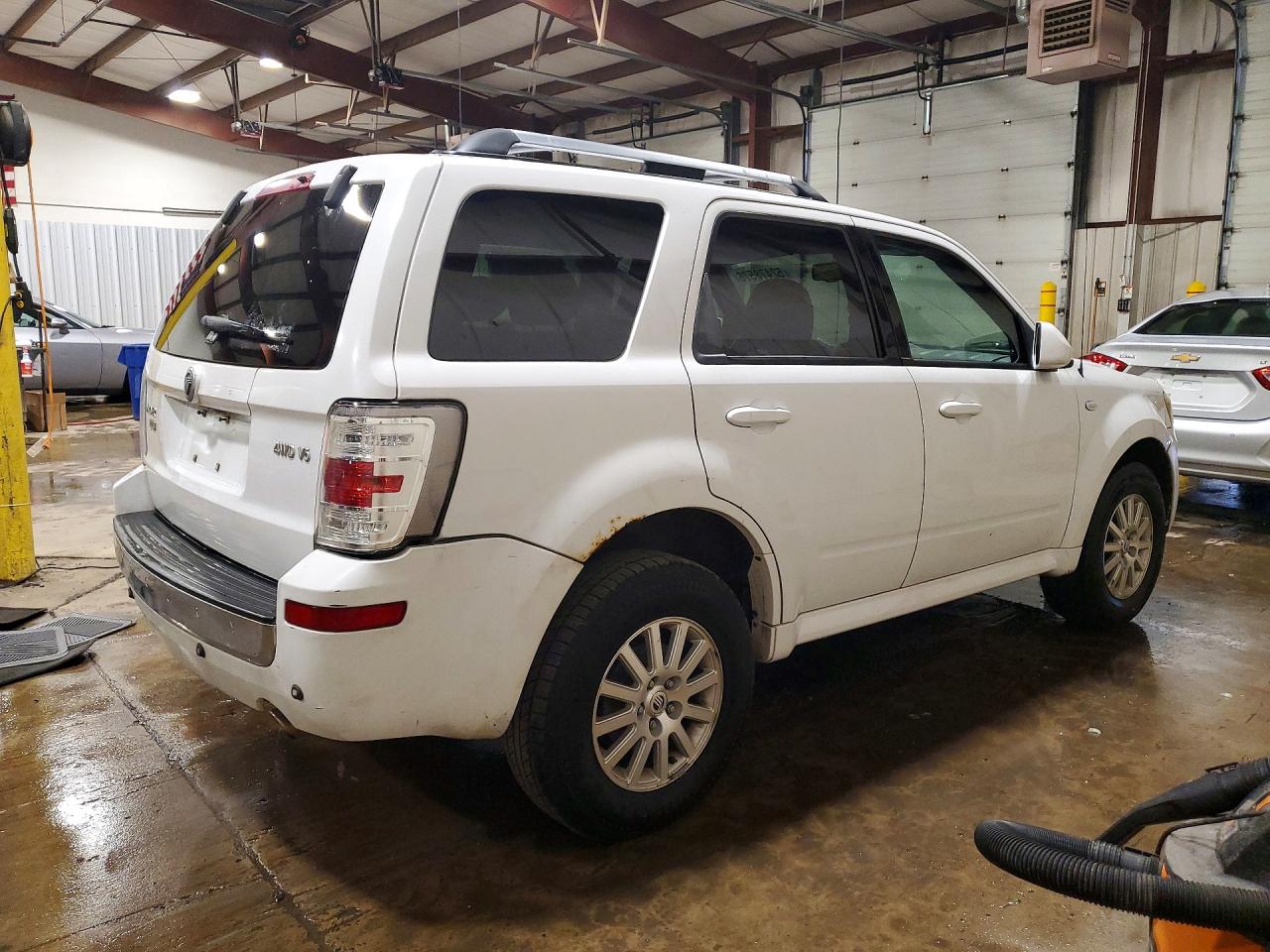 2008 Mercury Mariner Premier White vin: 4M2CU97108KJ49572