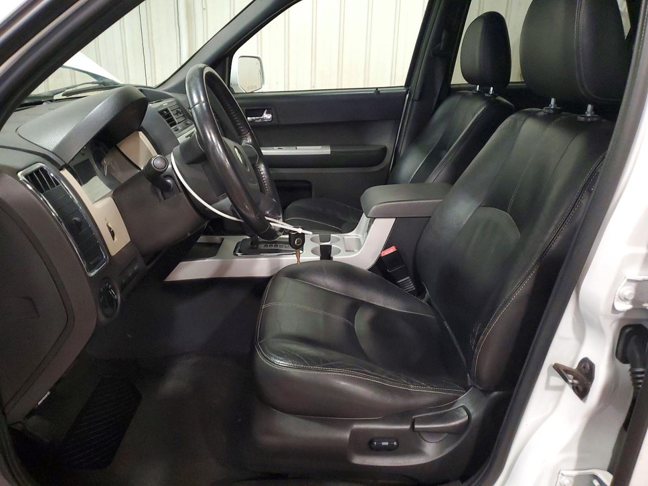 2008 Mercury Mariner Premier White vin: 4M2CU97108KJ49572