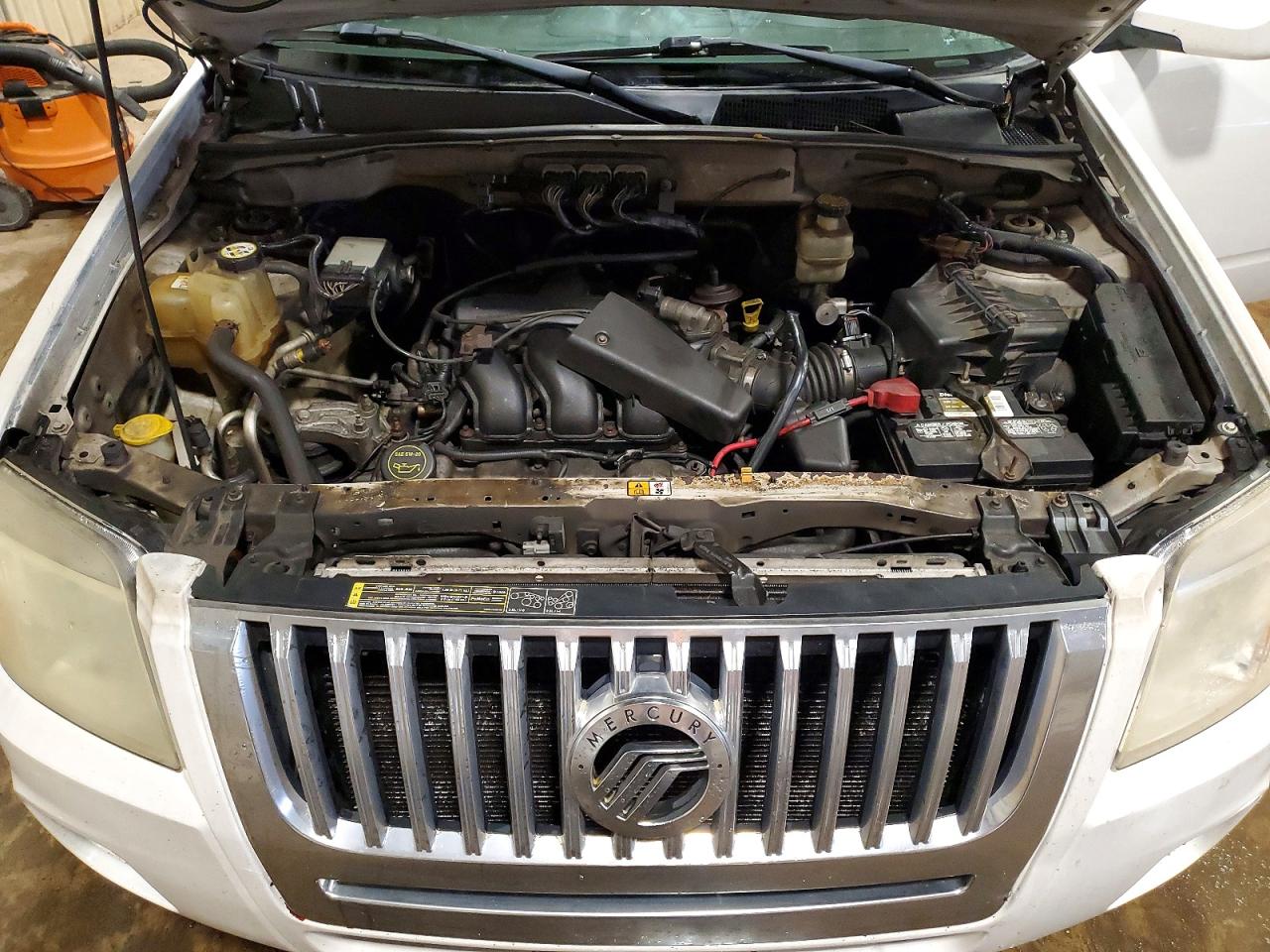 2008 Mercury Mariner Premier White vin: 4M2CU97108KJ49572