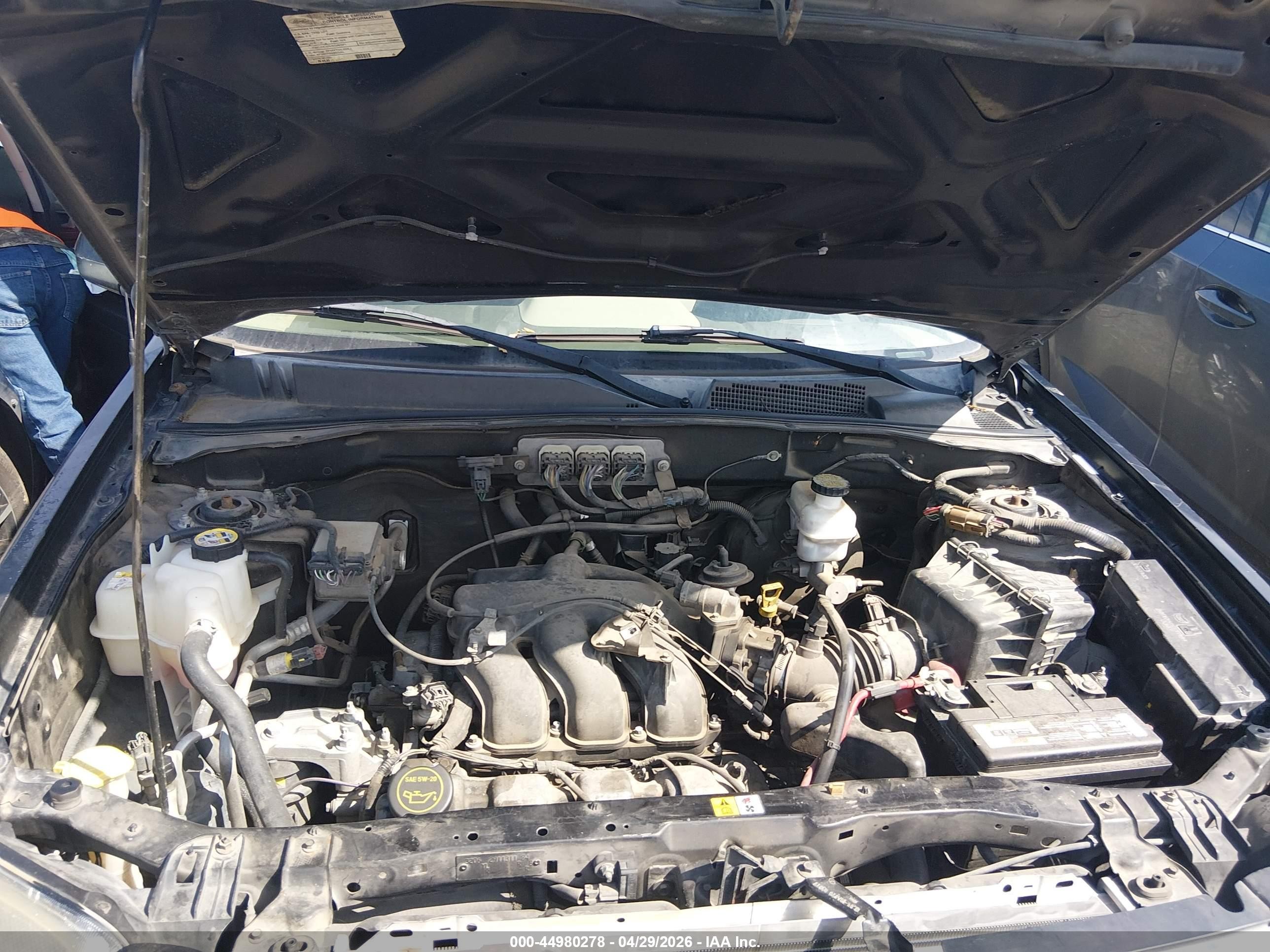 2008 Mercury Mariner Premier Черный vin: 4M2CU97128KJ53381