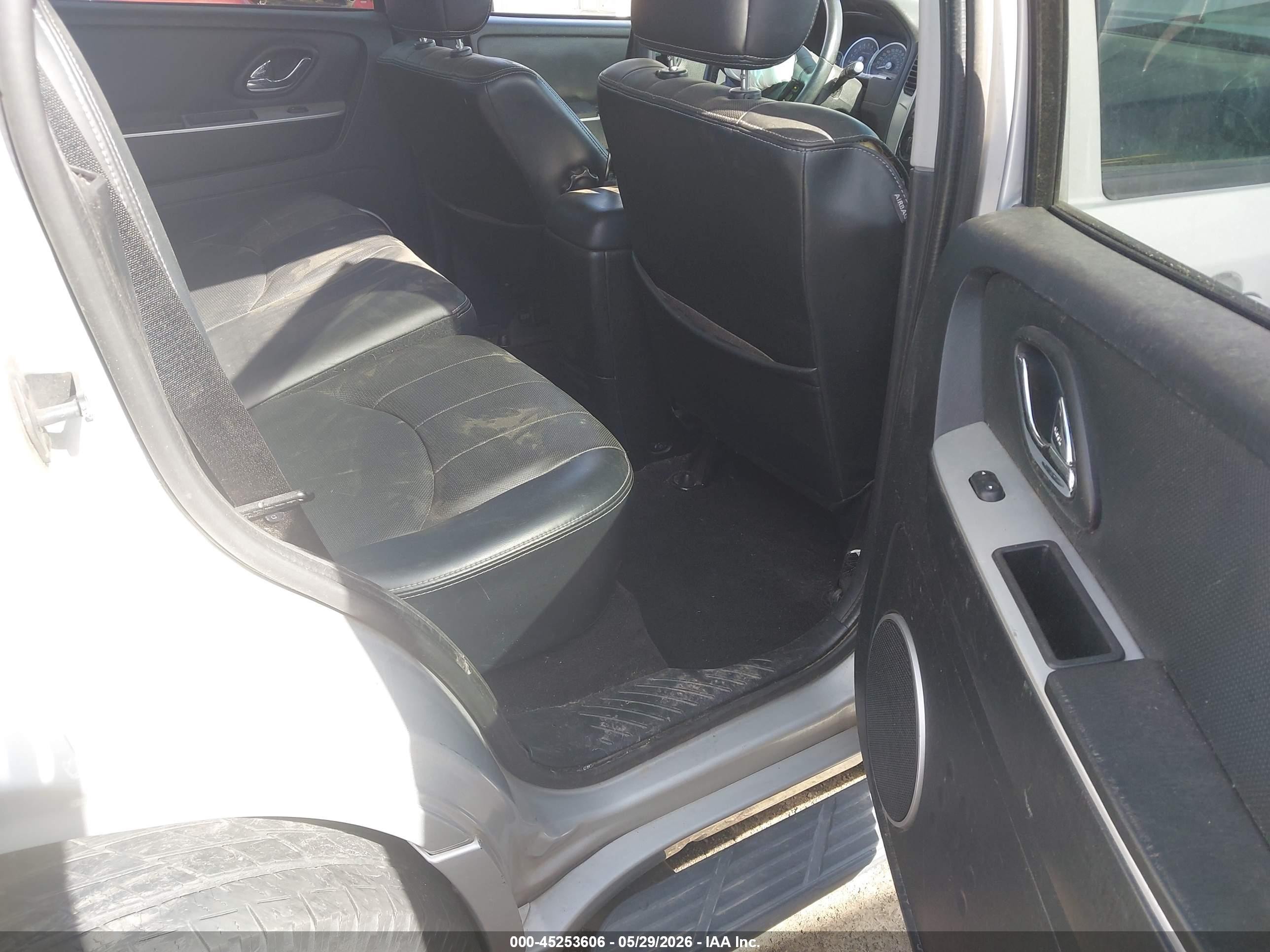 2007 Mercury Mariner Premier Silver vin: 4M2CU97137KJ14457