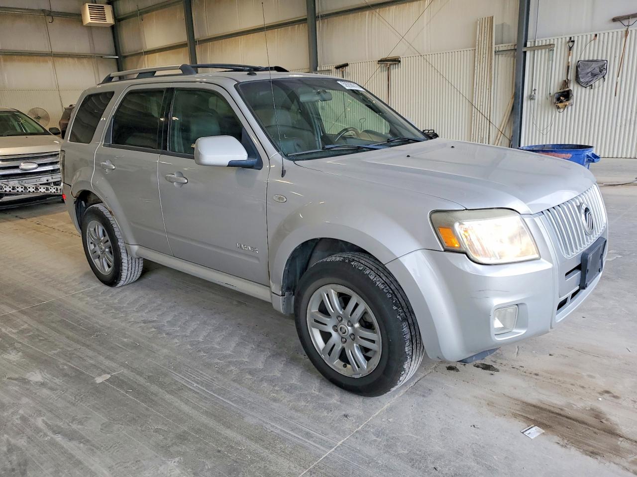 2008 Mercury Mariner Premier Silver vin: 4M2CU97138KJ42700