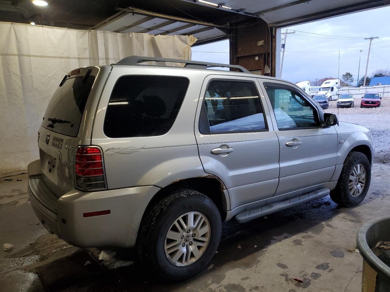 2007 Mercury Mariner Premier Silver vin: 4M2CU97147KJ02737