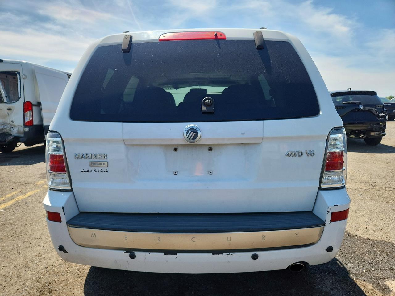 2008 Mercury Mariner Premier White vin: 4M2CU97148KJ52040
