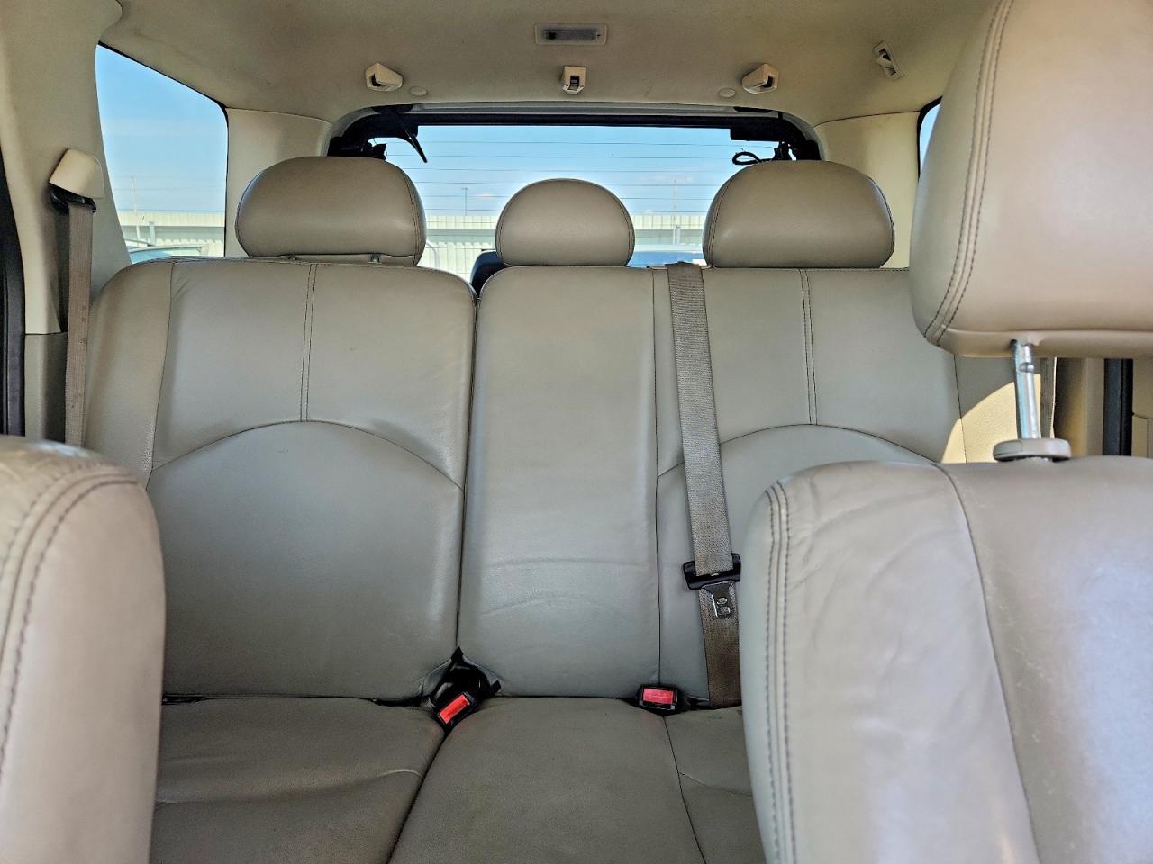 2008 Mercury Mariner Premier White vin: 4M2CU97148KJ52040