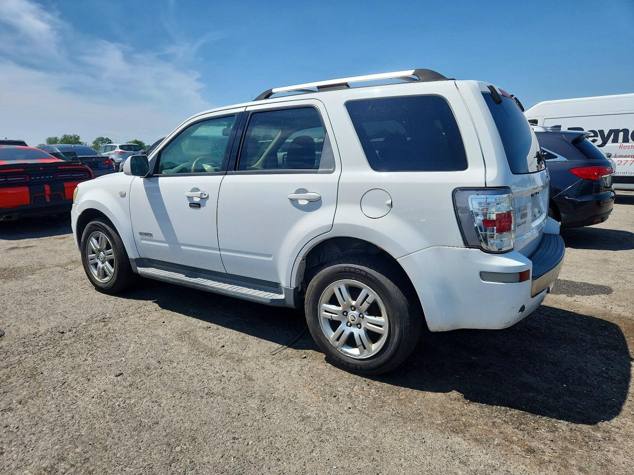2008 Mercury Mariner Premier White vin: 4M2CU97148KJ52040