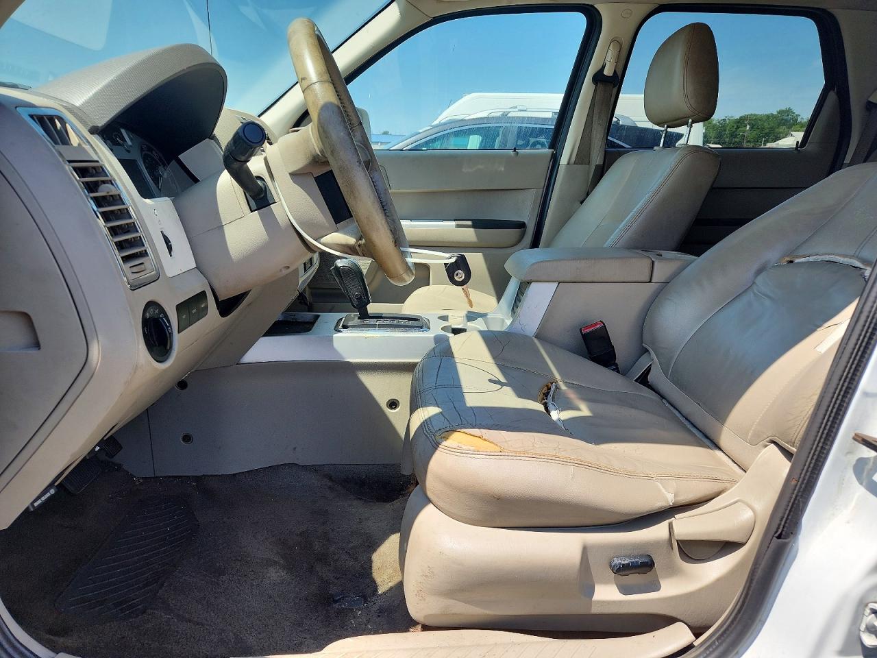 2008 Mercury Mariner Premier White vin: 4M2CU97148KJ52040