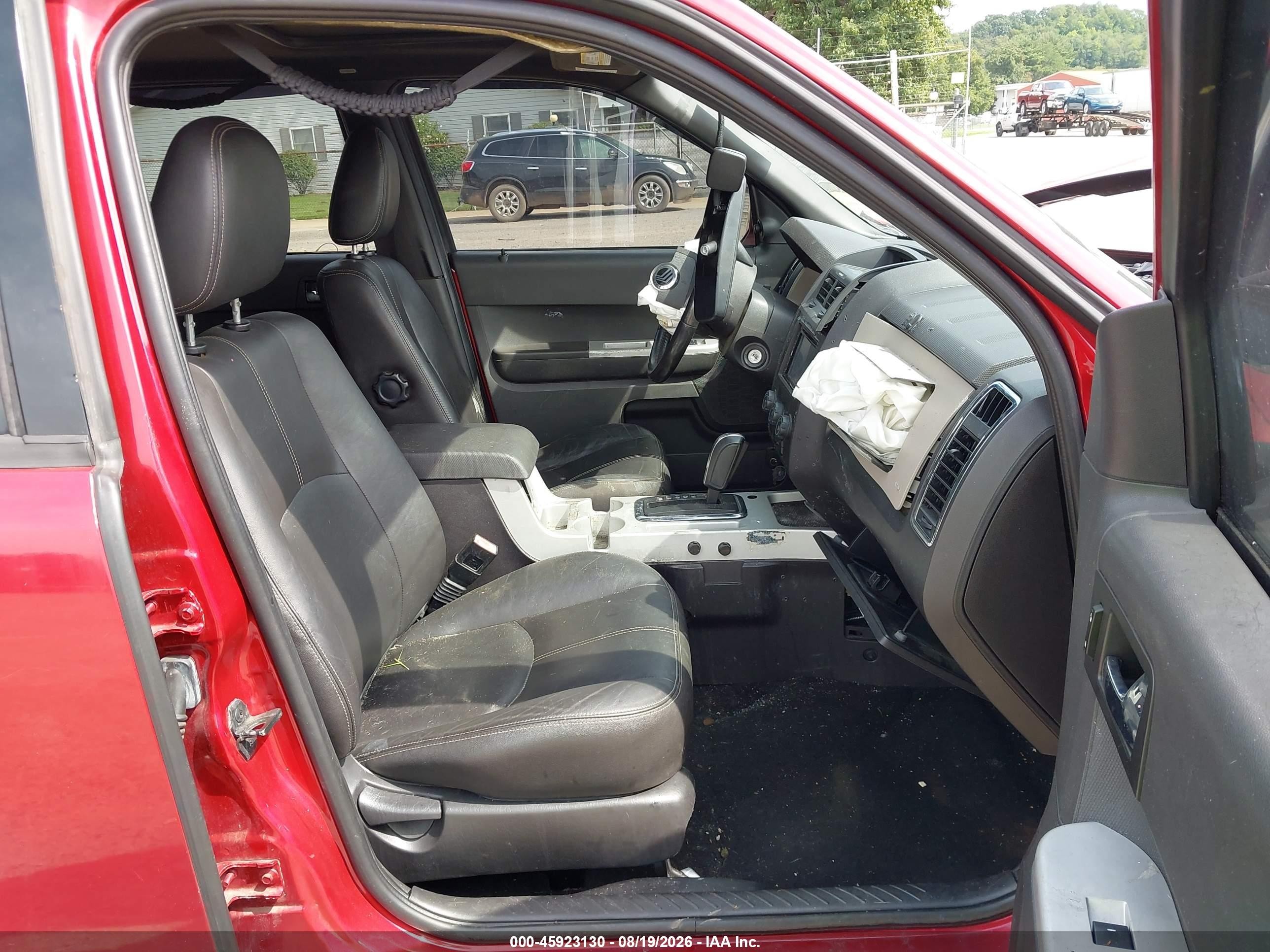 2008 Mercury Mariner Premier Red vin: 4M2CU97158KJ10606