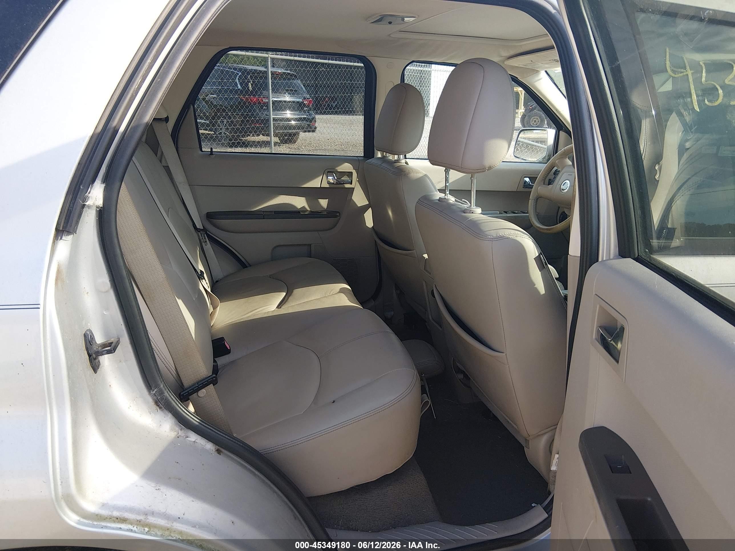 2008 Mercury Mariner Premier Silver vin: 4M2CU97158KJ32699