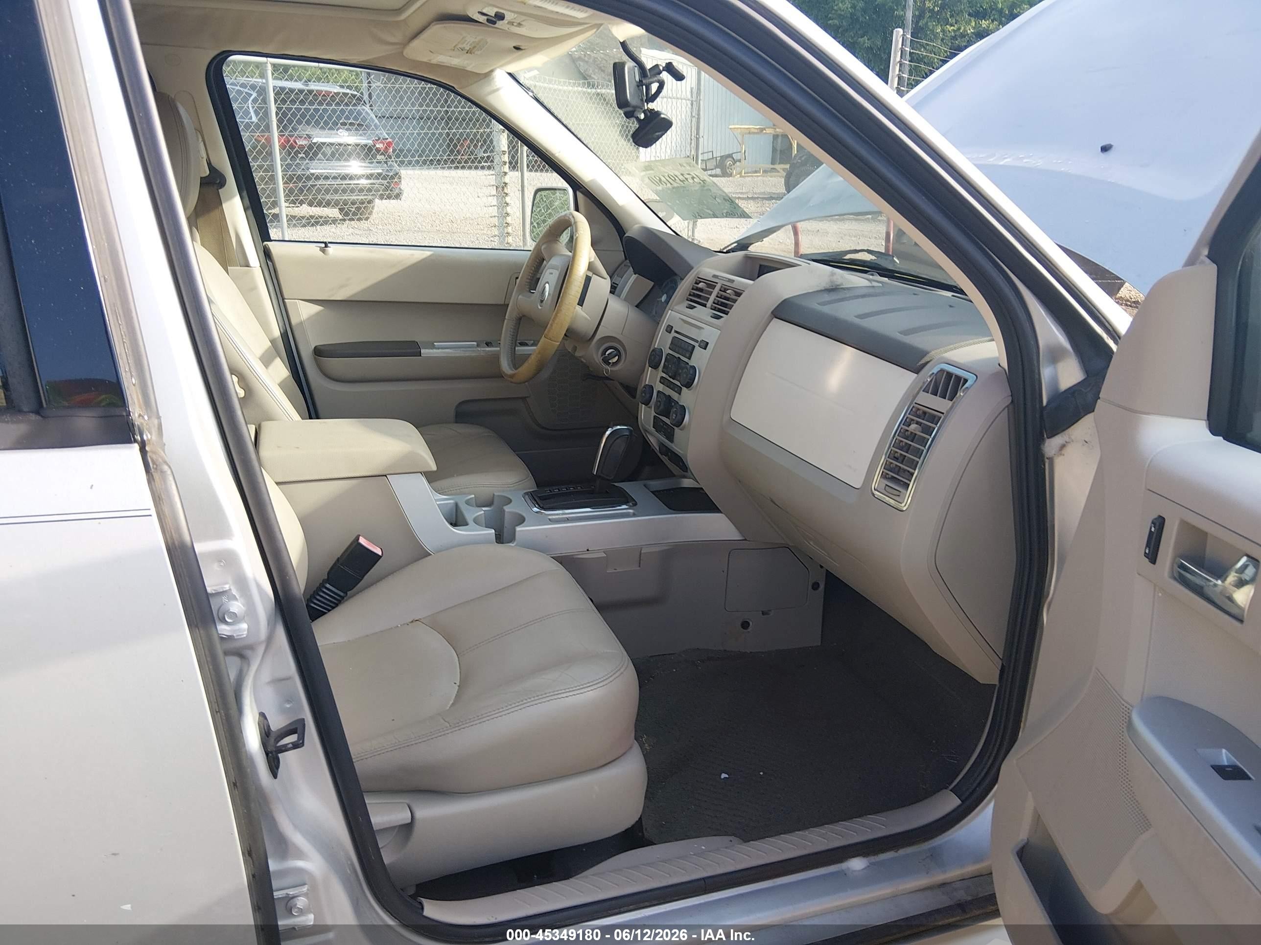 2008 Mercury Mariner Premier Silver vin: 4M2CU97158KJ32699