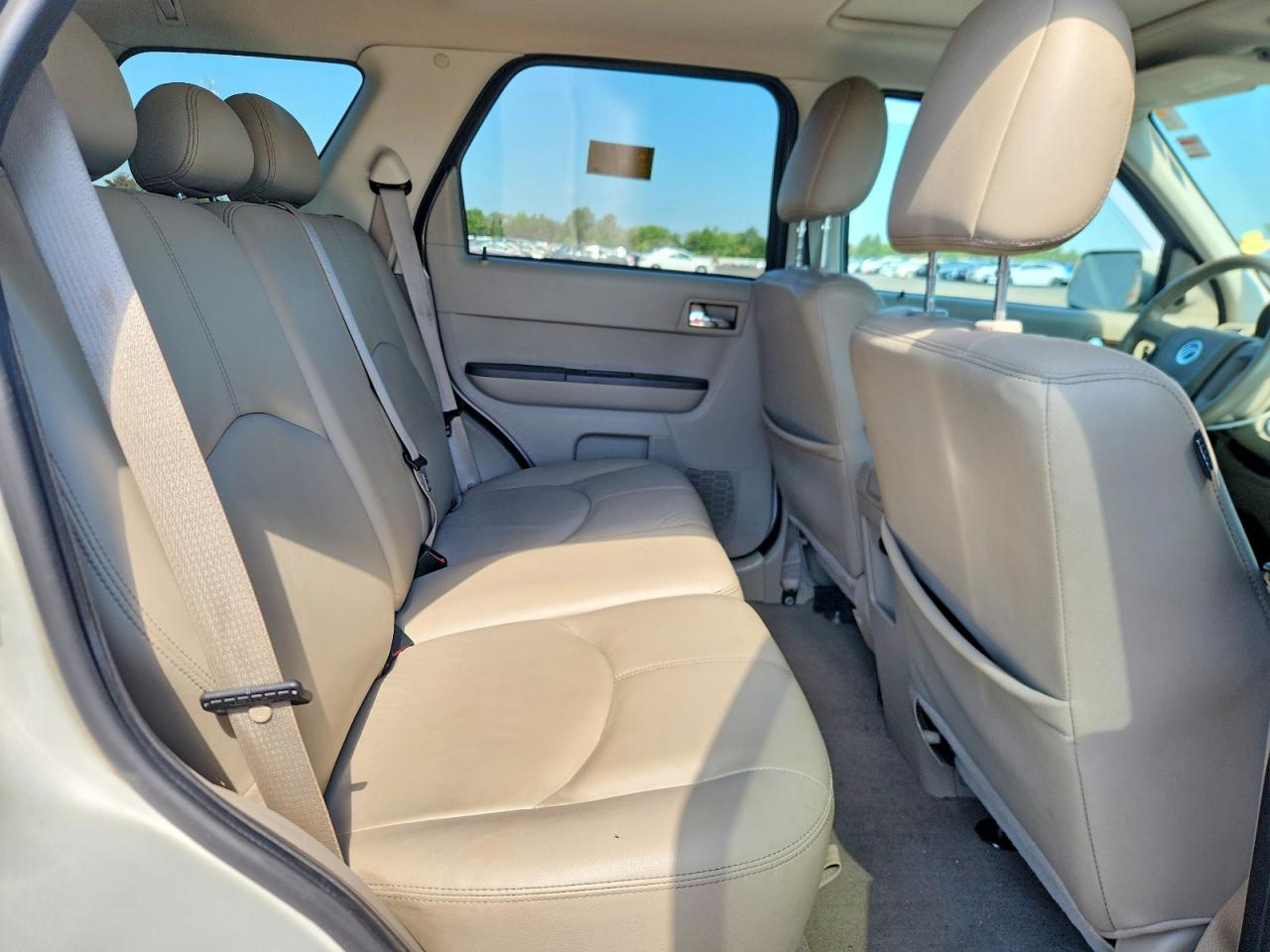 2008 Mercury Mariner Premier White vin: 4M2CU97188KJ43521