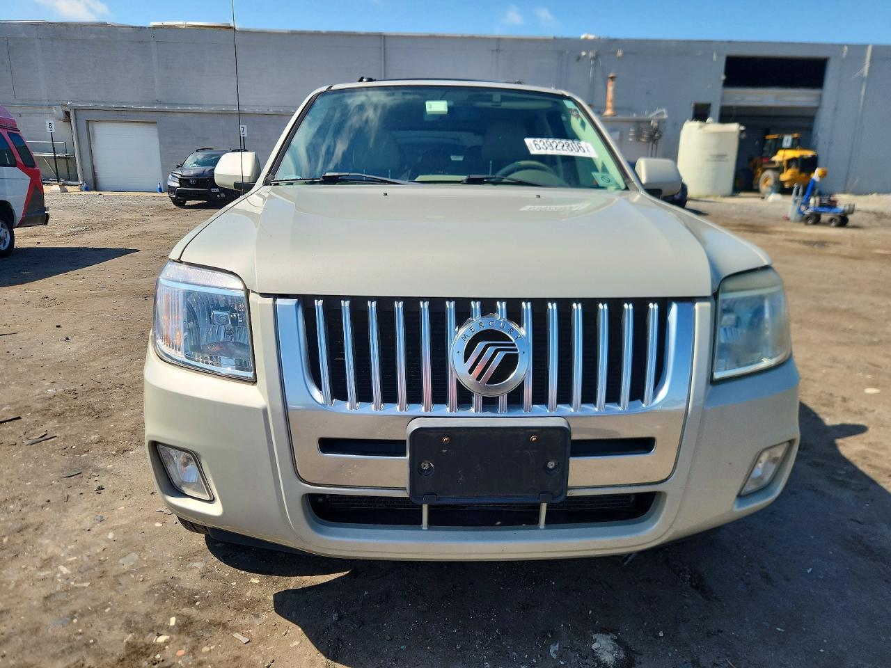 2008 Mercury Mariner Premier White vin: 4M2CU97188KJ43521