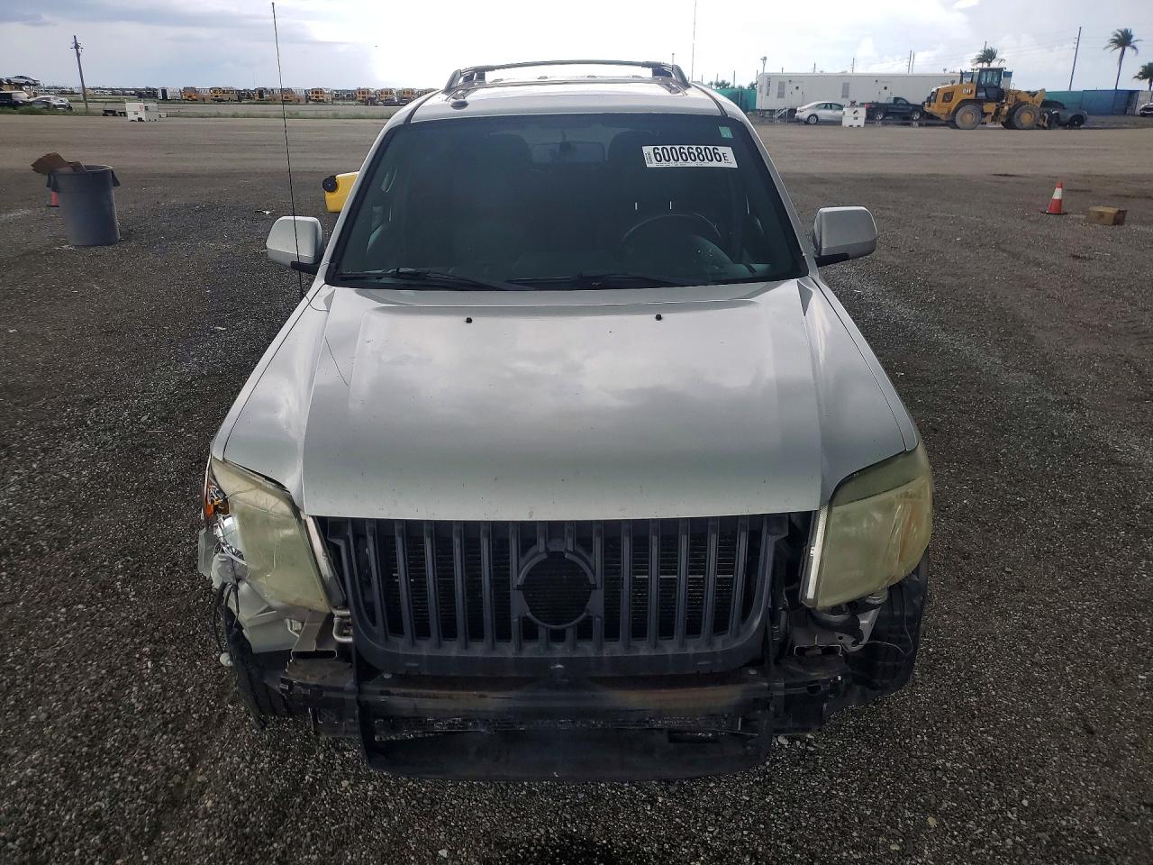 2009 Mercury Mariner Premier Silver vin: 4M2CU97719KJ16909