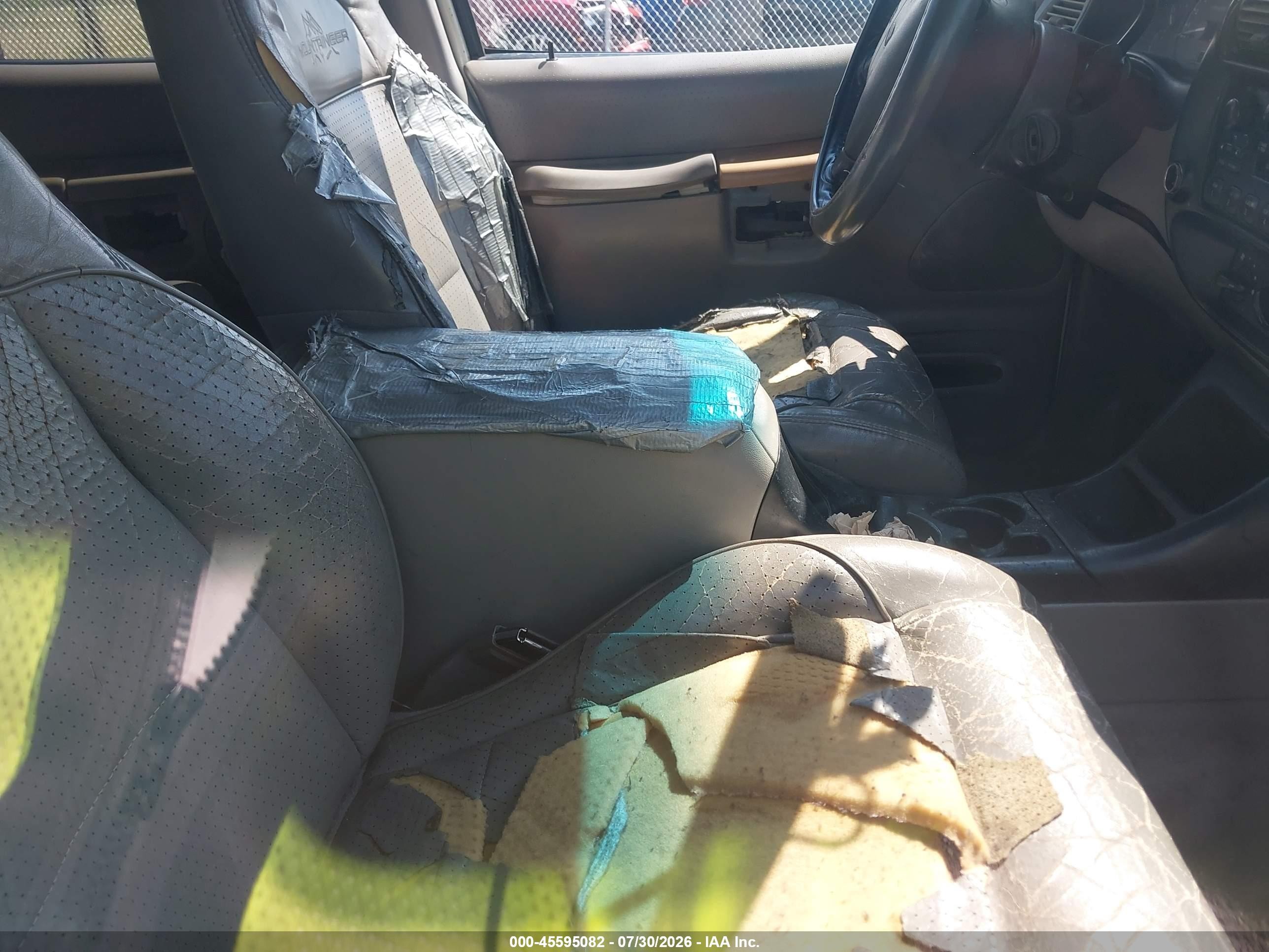 1997 Mercury Mountaineer   White vin: 4M2DU52P3VUJ54421
