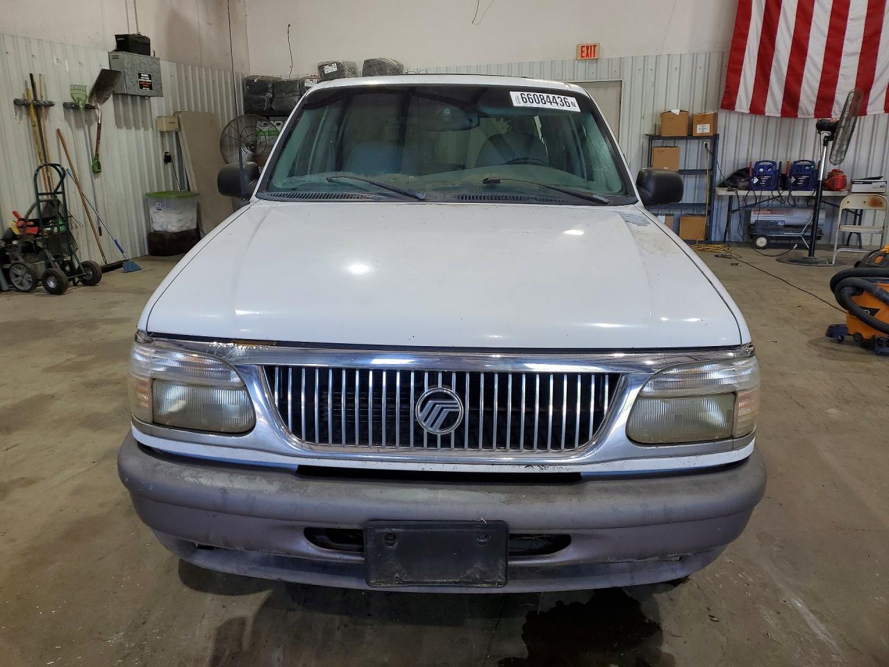 1997 Mercury Mountaineer White vin: 4M2DU52PXVUJ63066