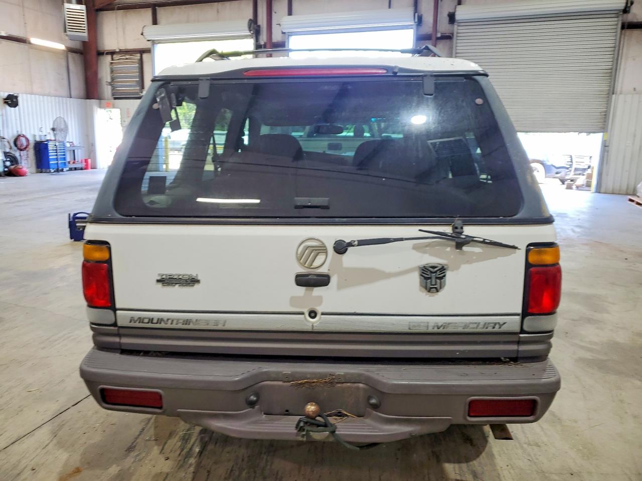 1997 Mercury Mountaineer White vin: 4M2DU52PXVUJ63066