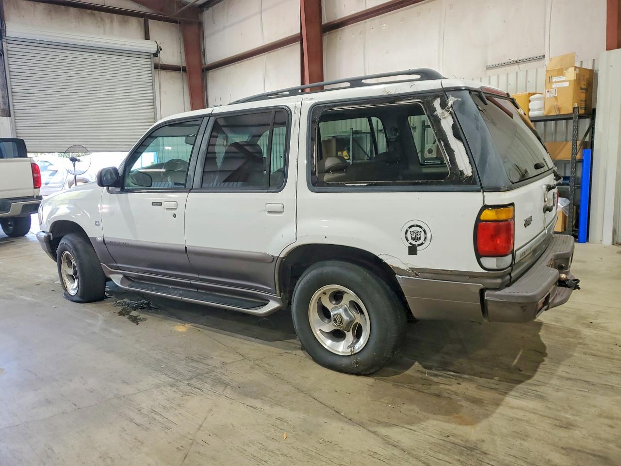 1997 Mercury Mountaineer White vin: 4M2DU52PXVUJ63066