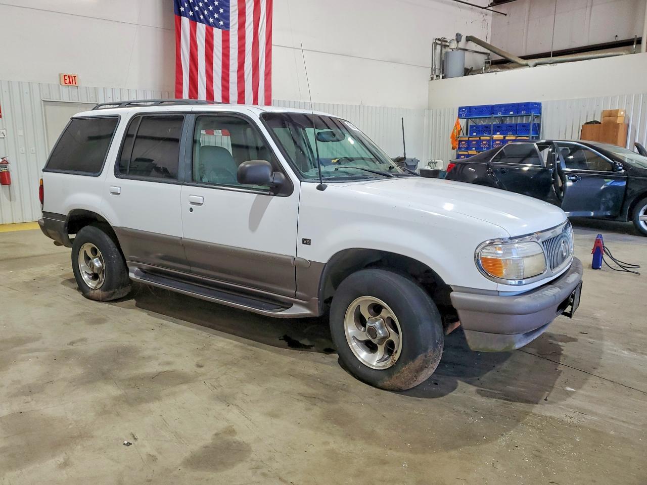 1997 Mercury Mountaineer White vin: 4M2DU52PXVUJ63066