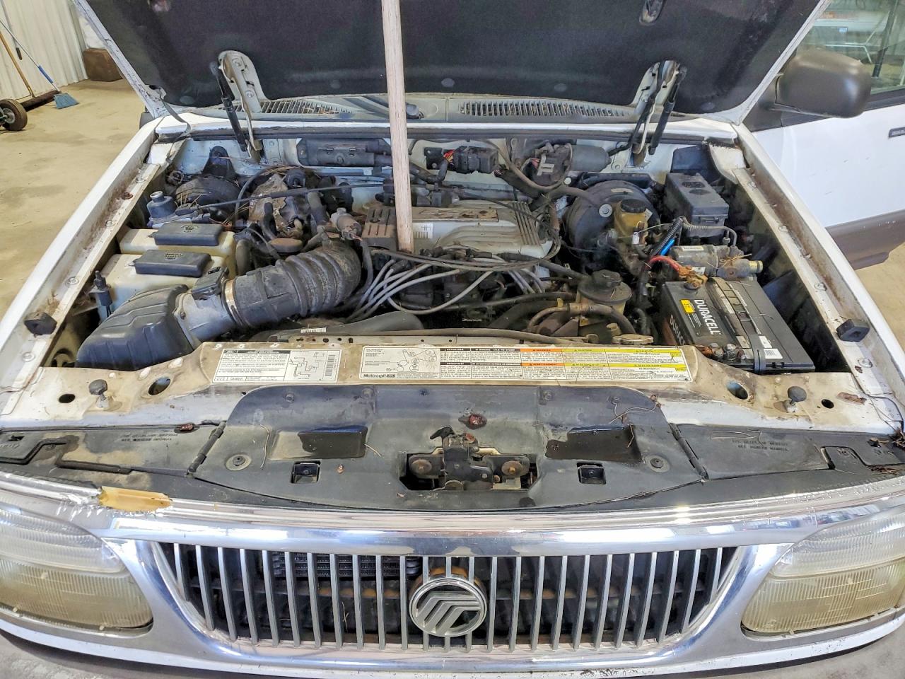 1997 Mercury Mountaineer White vin: 4M2DU52PXVUJ63066