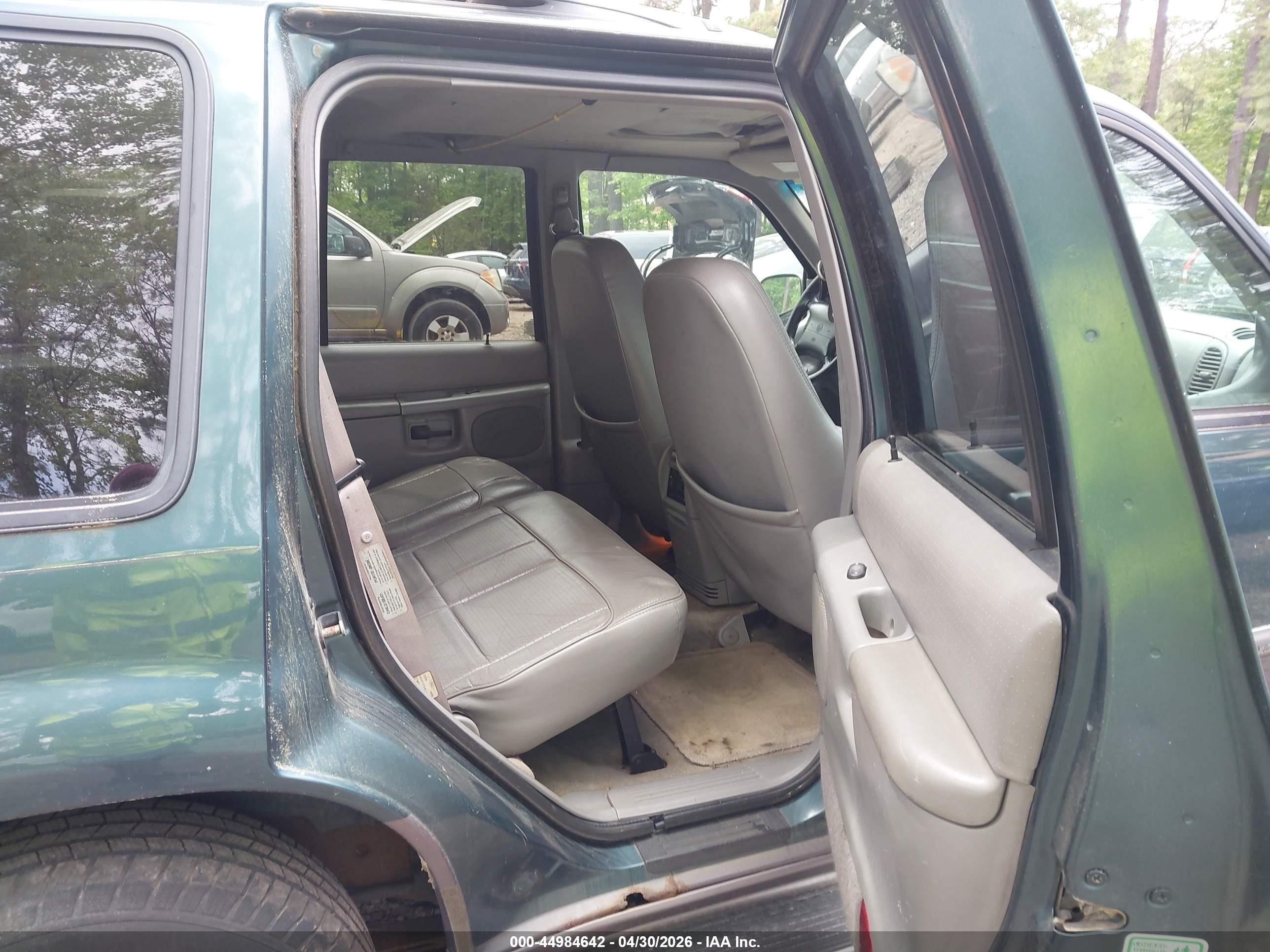 1997 Mercury Mountaineer   Green vin: 4M2DU55P2VUJ58536