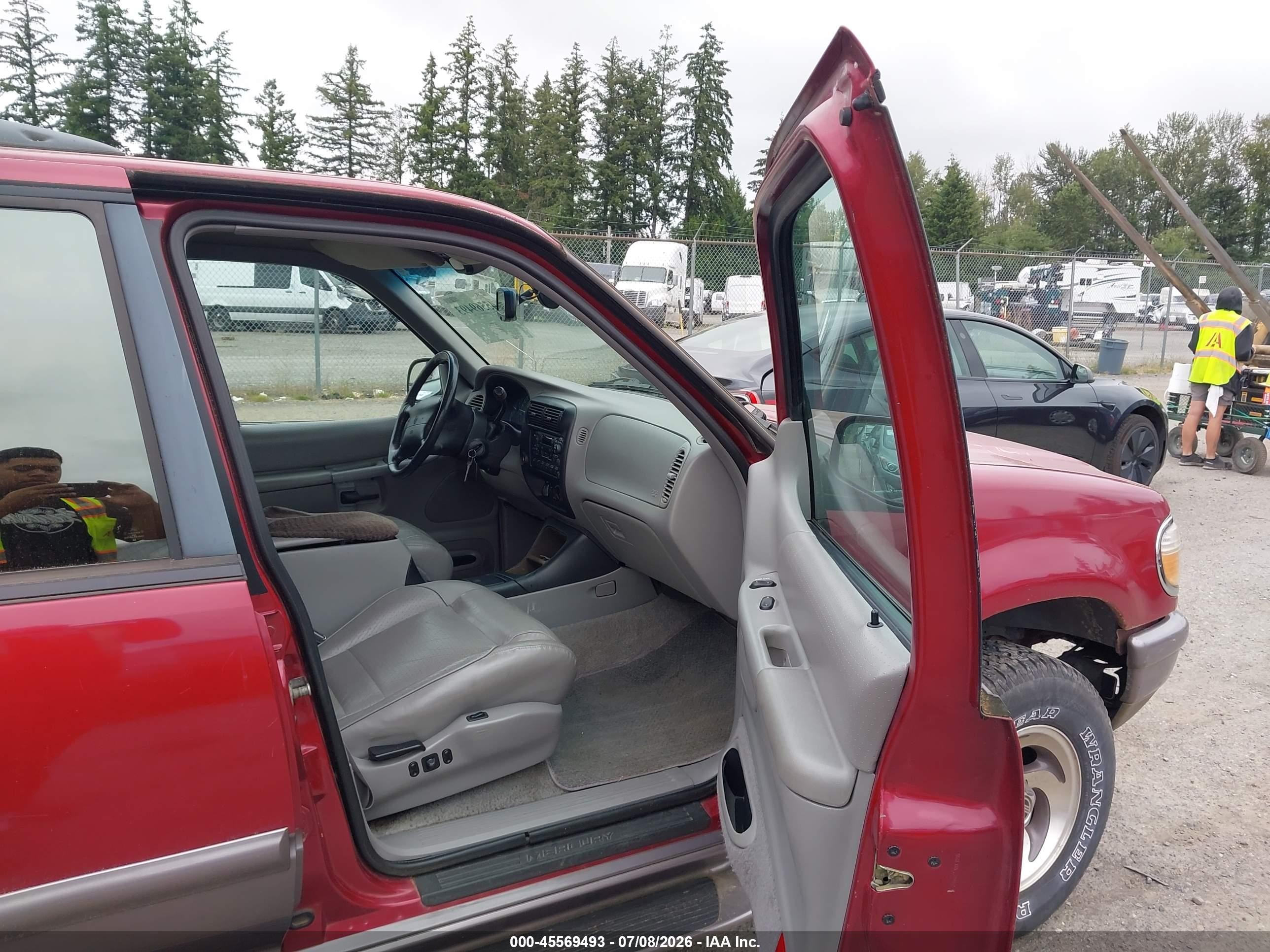 1997 Mercury Mountaineer   Красный vin: 4M2DU55P5VUJ12912