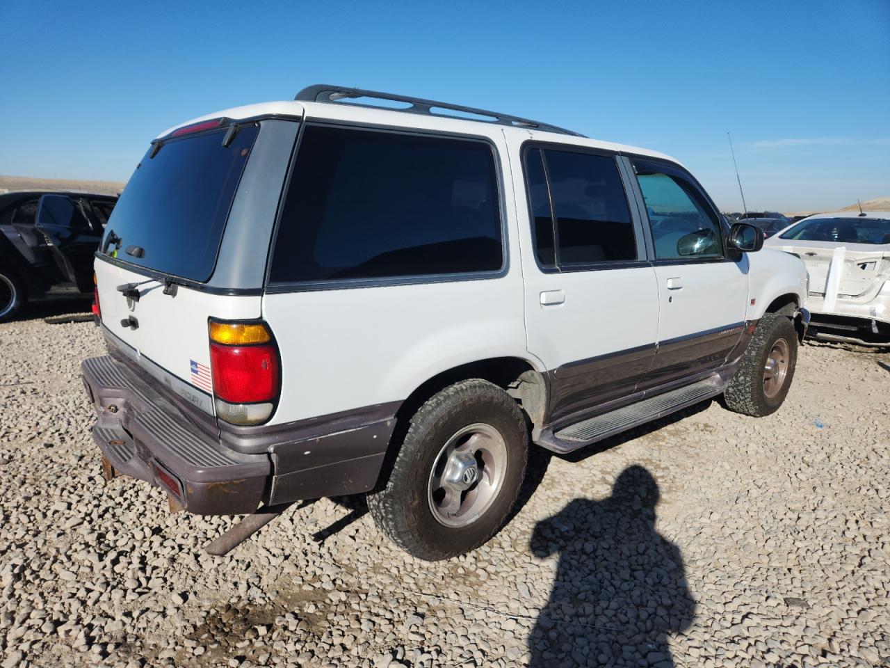 1997 Mercury Mountaineer Two Tone vin: 4M2DU55P6VUJ10005