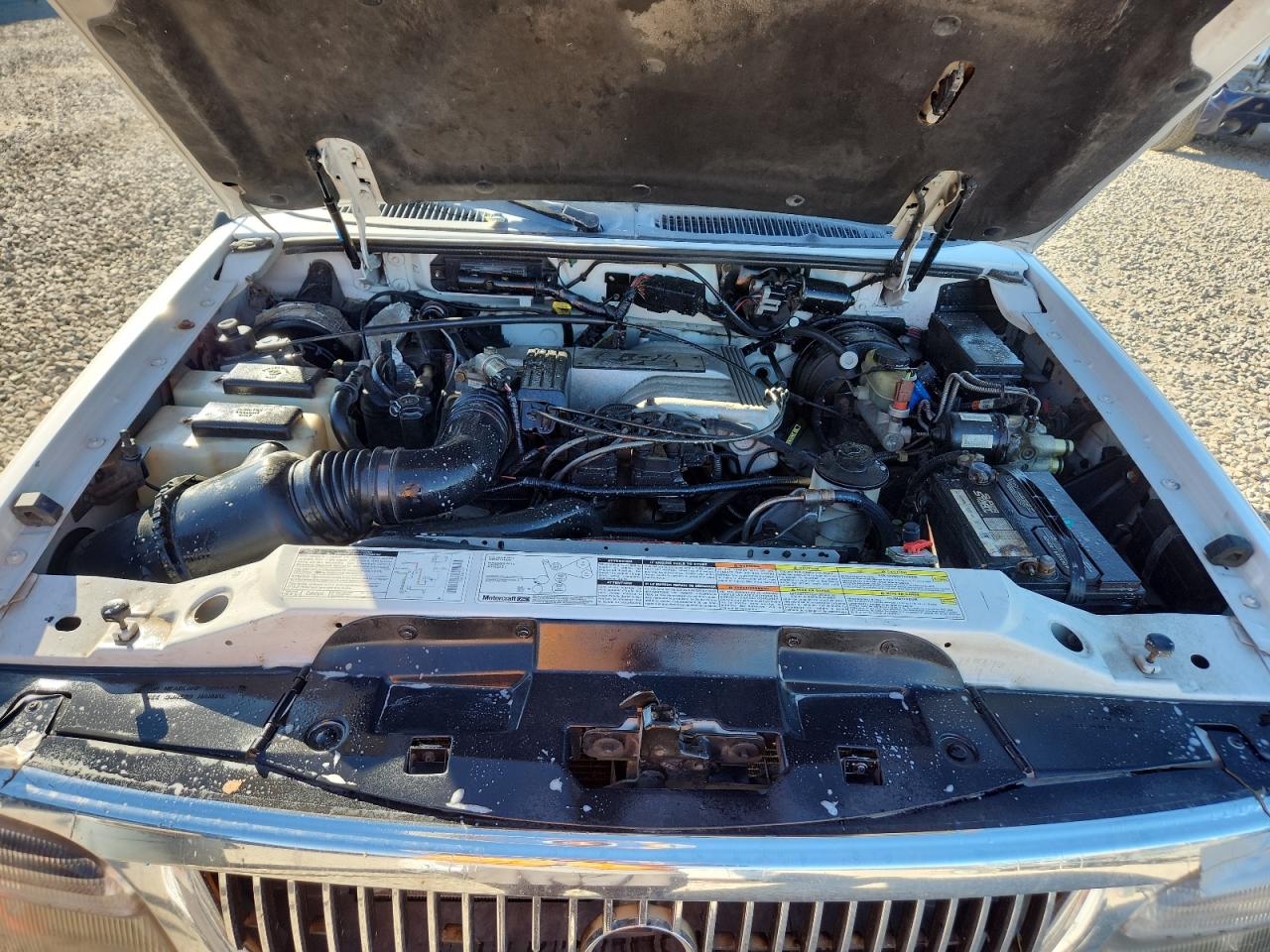 1997 Mercury Mountaineer Two Tone vin: 4M2DU55P6VUJ10005