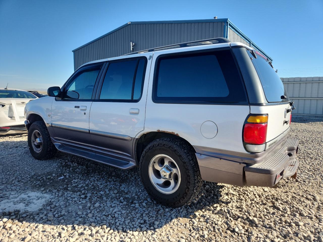 1997 Mercury Mountaineer Two Tone vin: 4M2DU55P6VUJ10005
