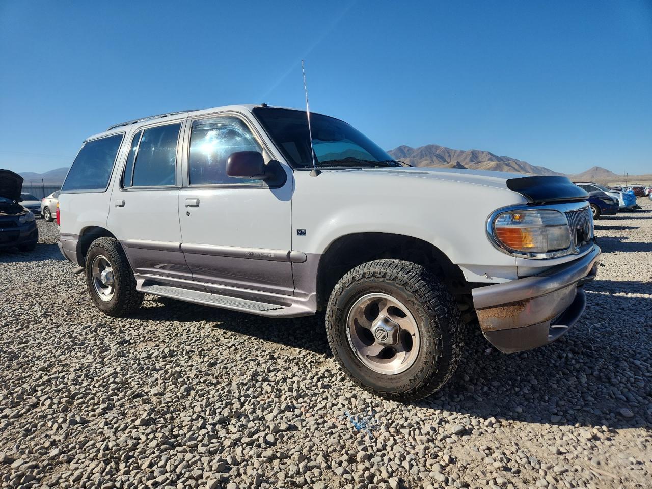 1997 Mercury Mountaineer Two Tone vin: 4M2DU55P6VUJ10005