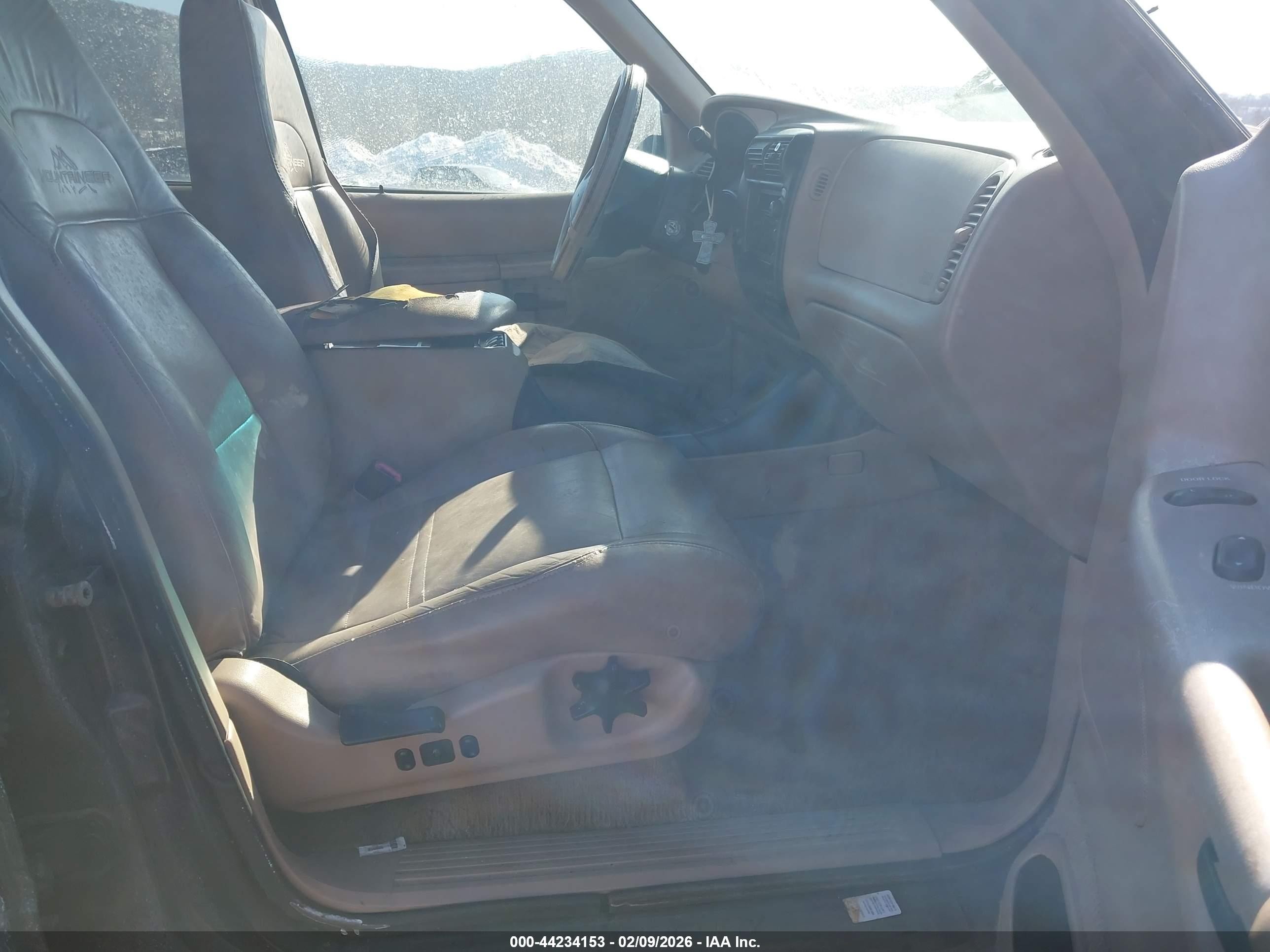 1999 Mercury Mountaineer   Dark Blue vin: 4M2DU55P6XUJ00173