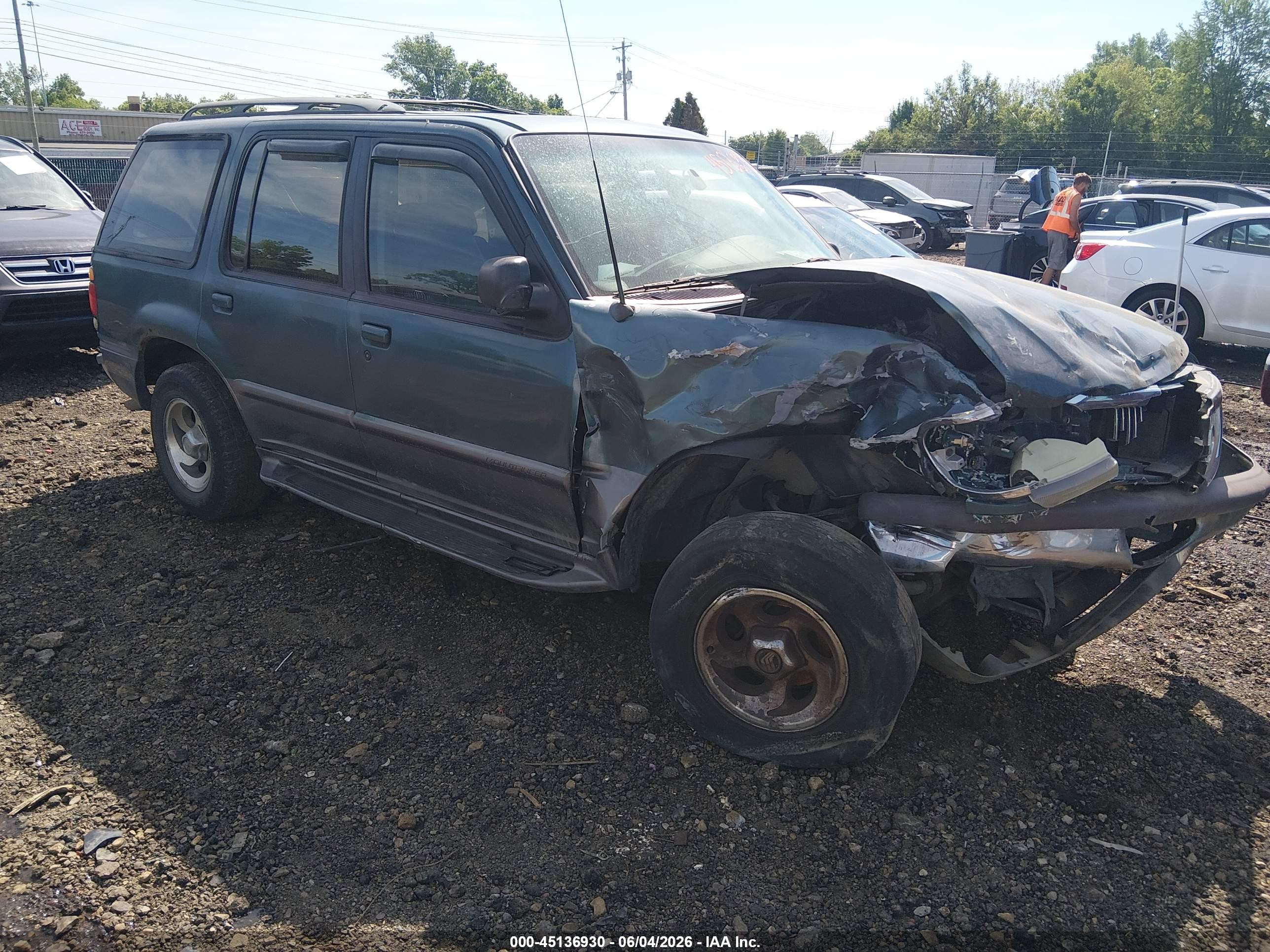 1997 Mercury Mountaineer   Green vin: 4M2DU55P7VUJ06304