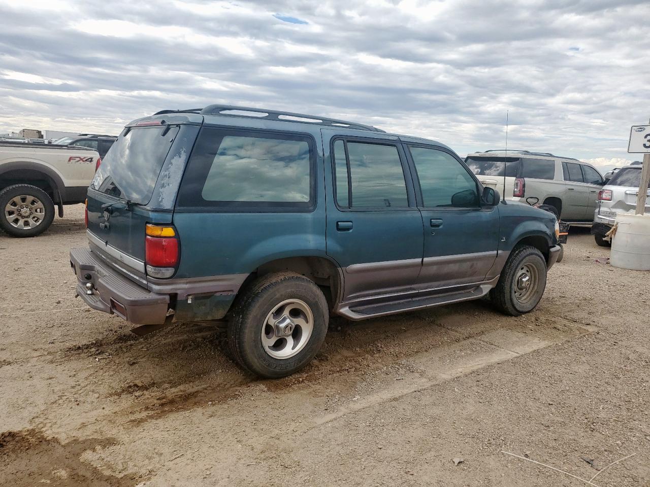 1997 Mercury Mountaineer Green vin: 4M2DU55P7VUJ12782