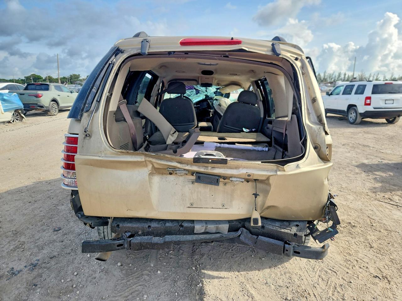 2003 Mercury Mountaineer Золотой vin: 4M2DU66K03UJ15593