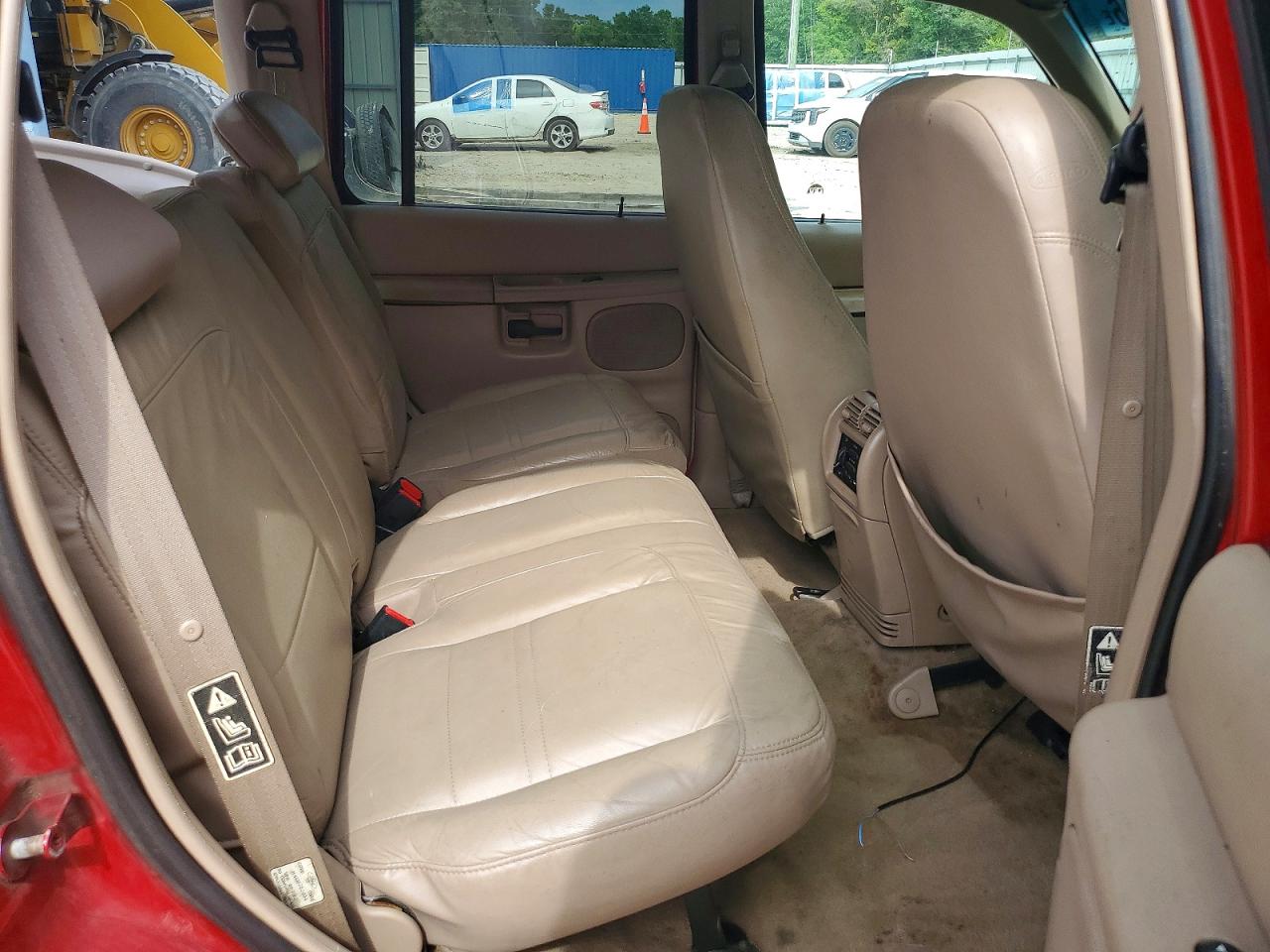 2001 Mercury Mountaineer Red vin: 4M2DU66P71UJ00324